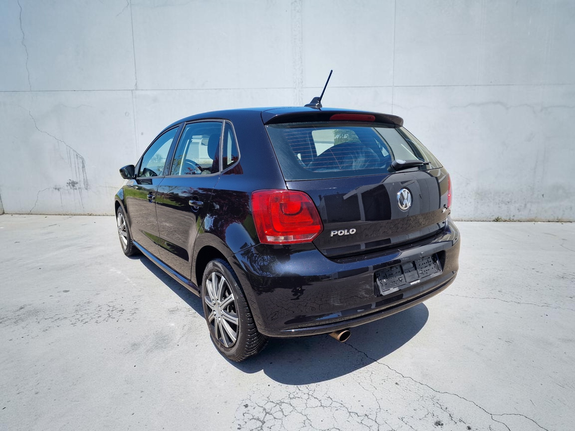 VW Polo 1.4 16V Comfortline 12Mt Gara 8xRad MFK NEU-image-7