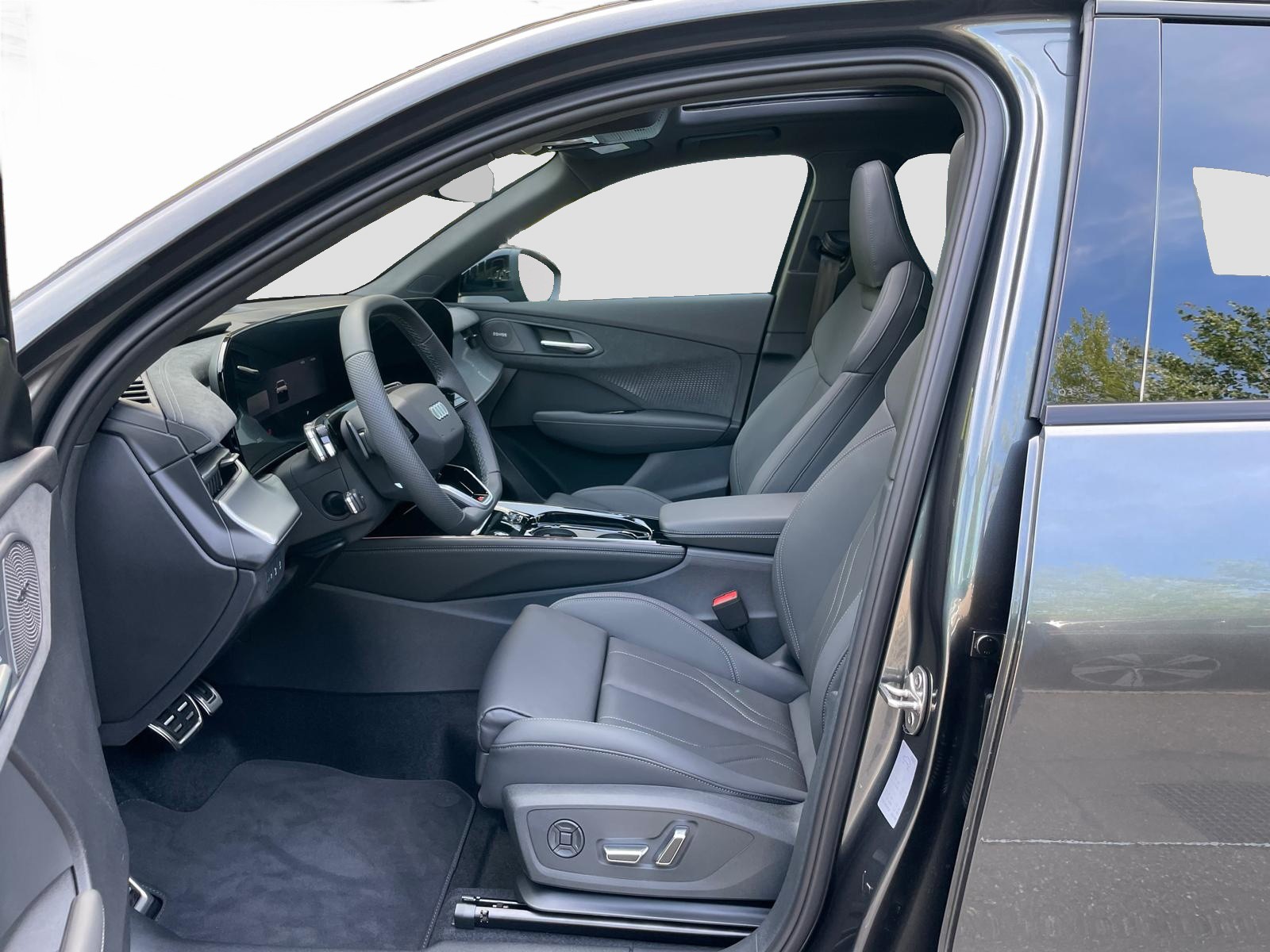 AUDI Q3 SUV TFSI quattro 195 kW S tronic-image-4