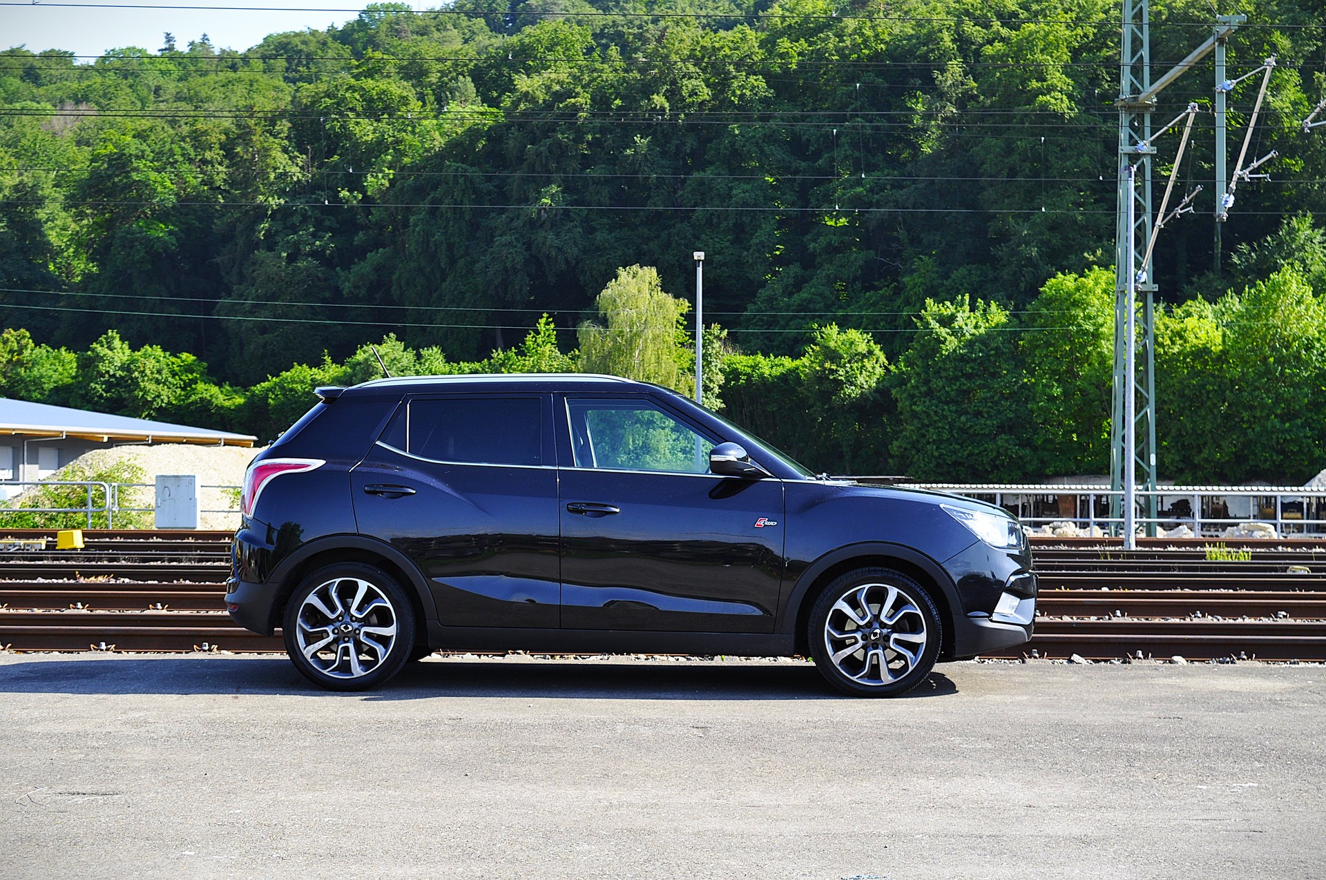KGM-SsangYong Tivoli 1.6 e-XGi Sapphire 4WD Automatic-image-5