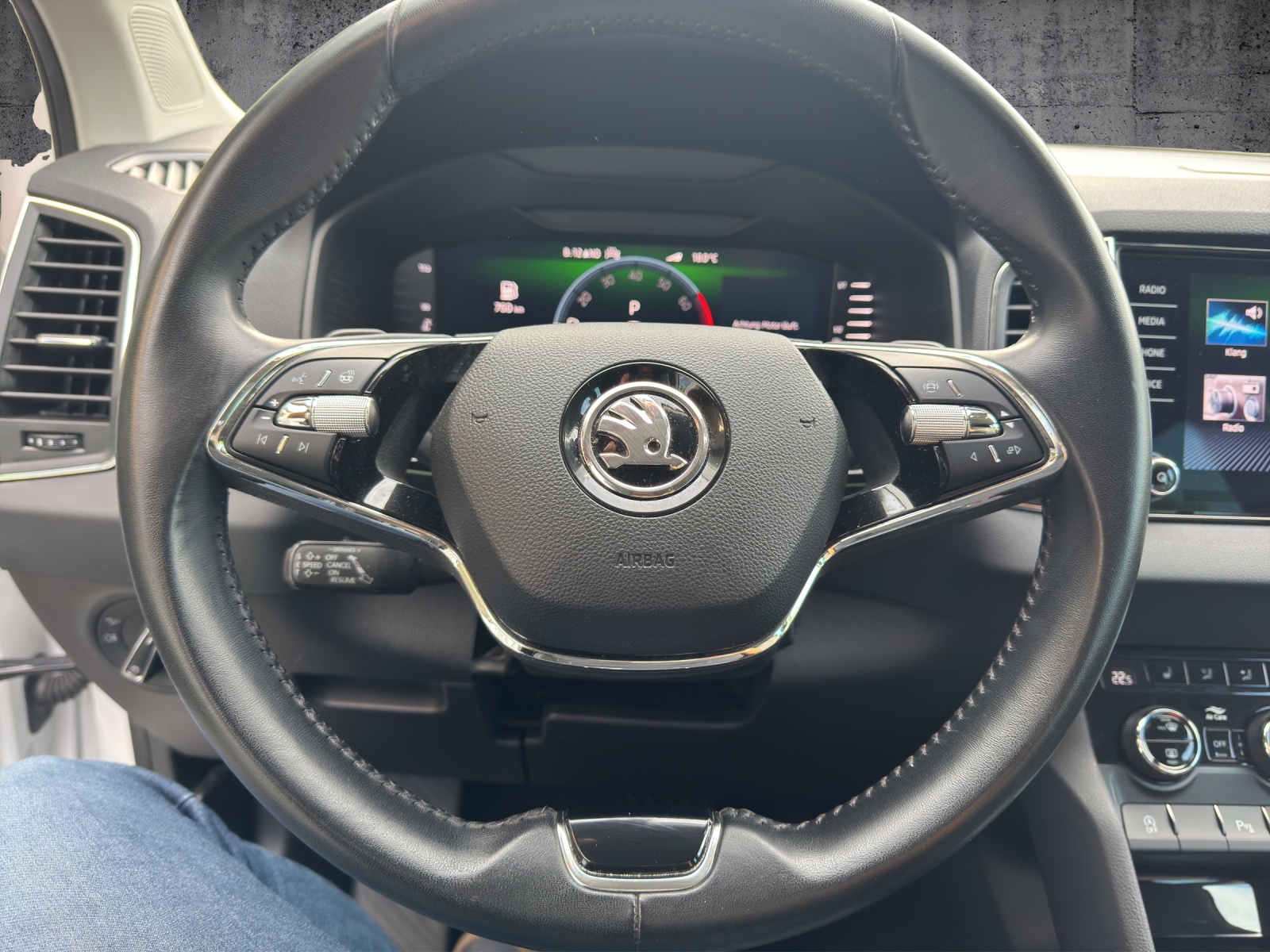 SKODA Karoq 1.5 TSI Style DSG-image-9