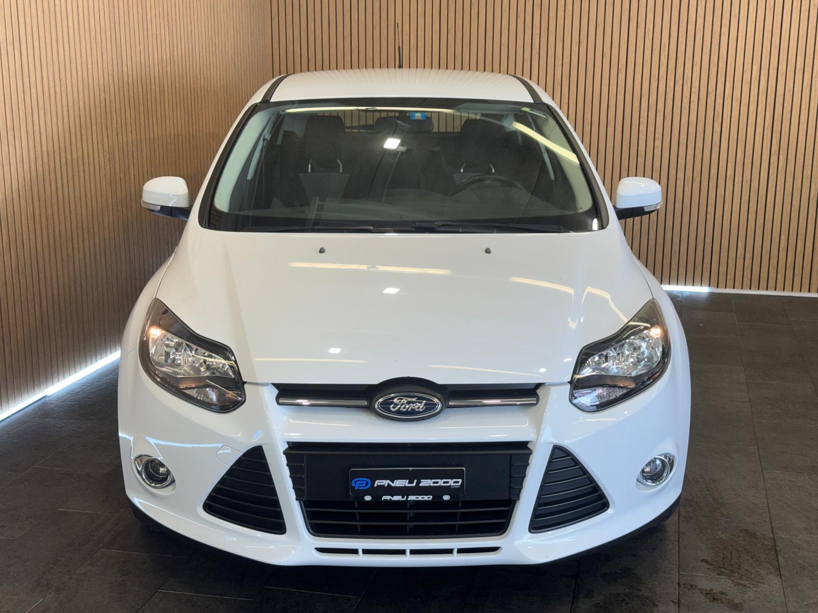 FORD Focus 1.6i VCT Carving-showroom-element-1