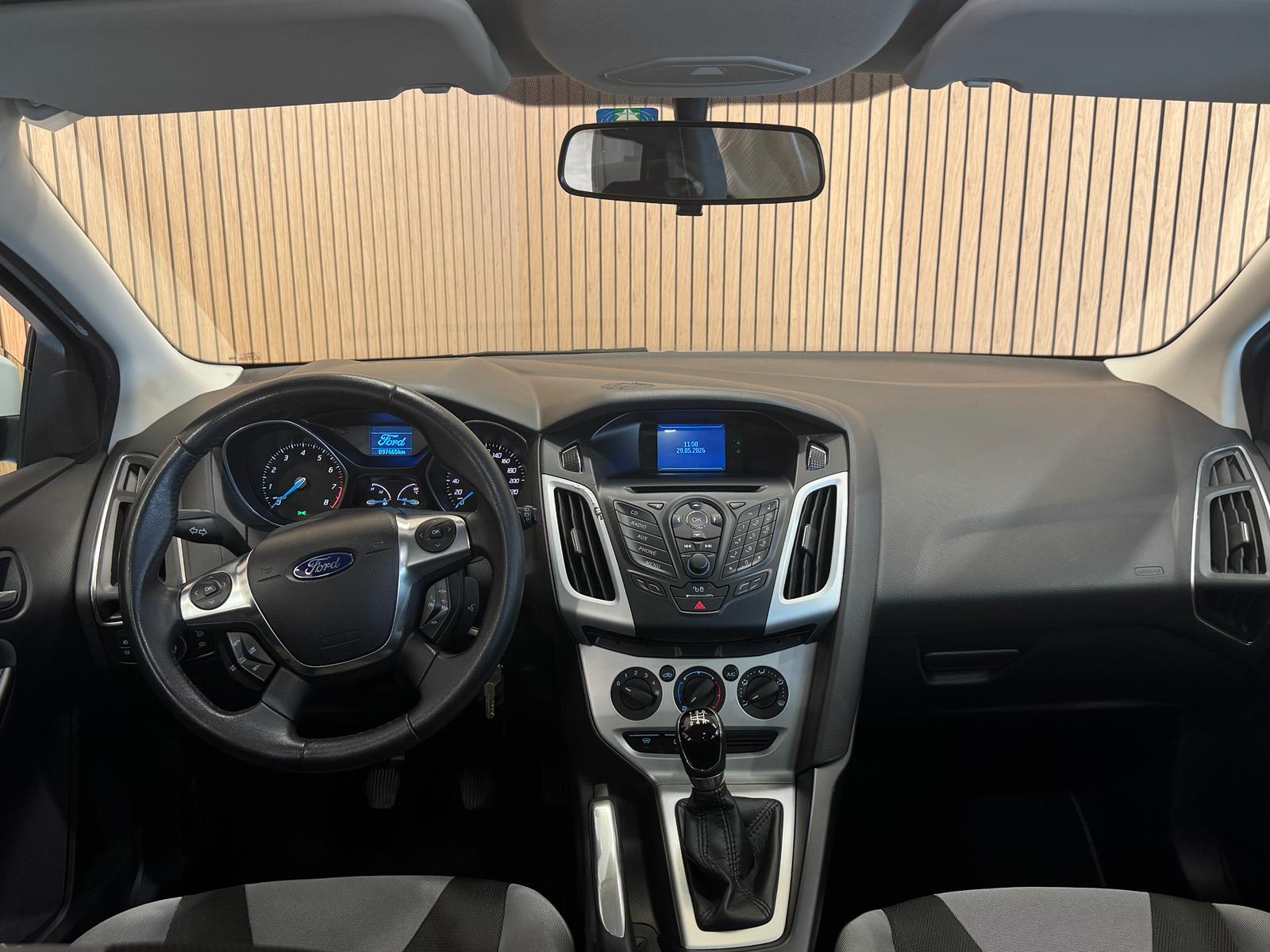 FORD Focus 1.6i VCT Carving-image-5