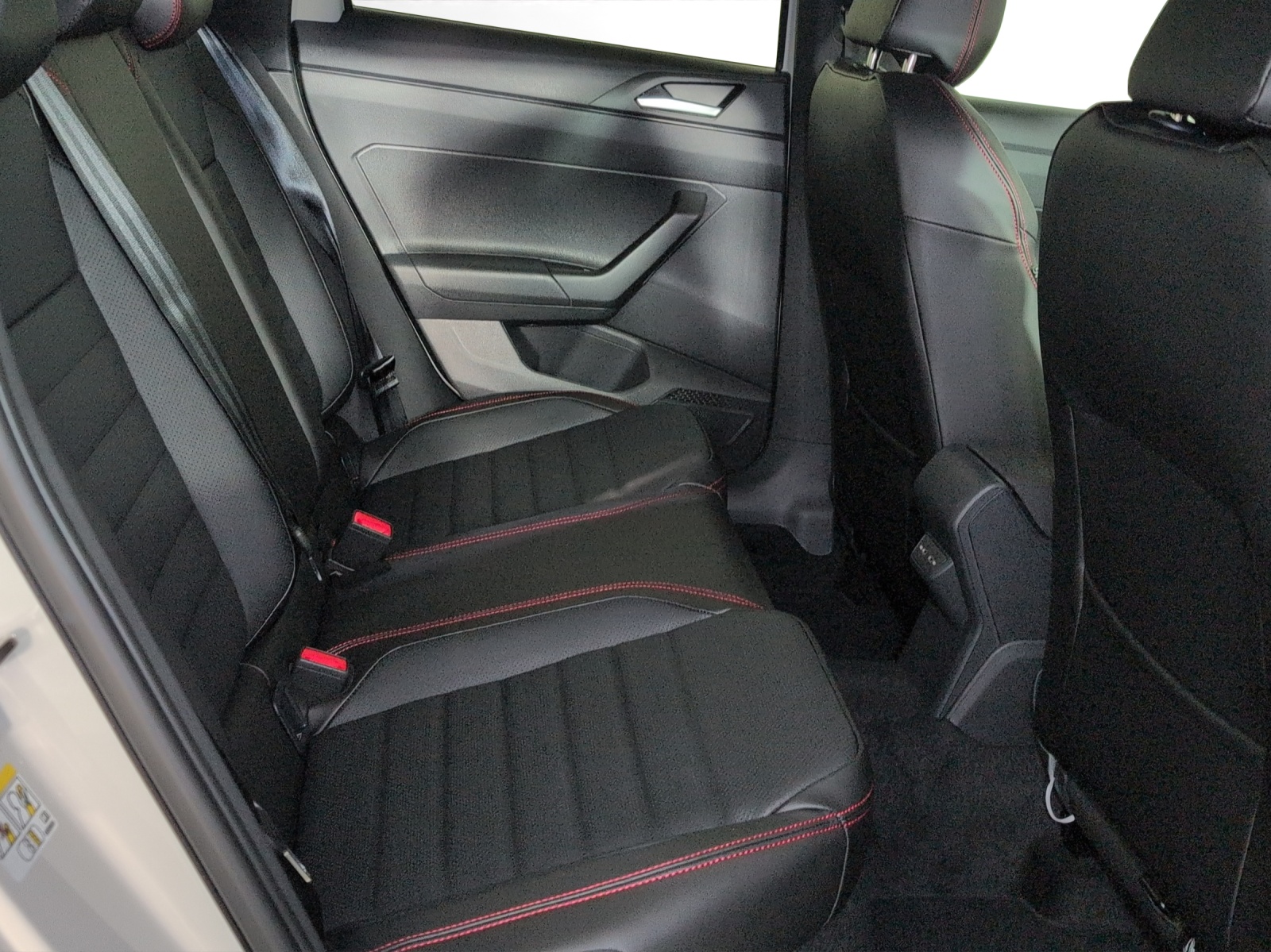 VW Polo 2.0 TSI GTI DSG-image-8