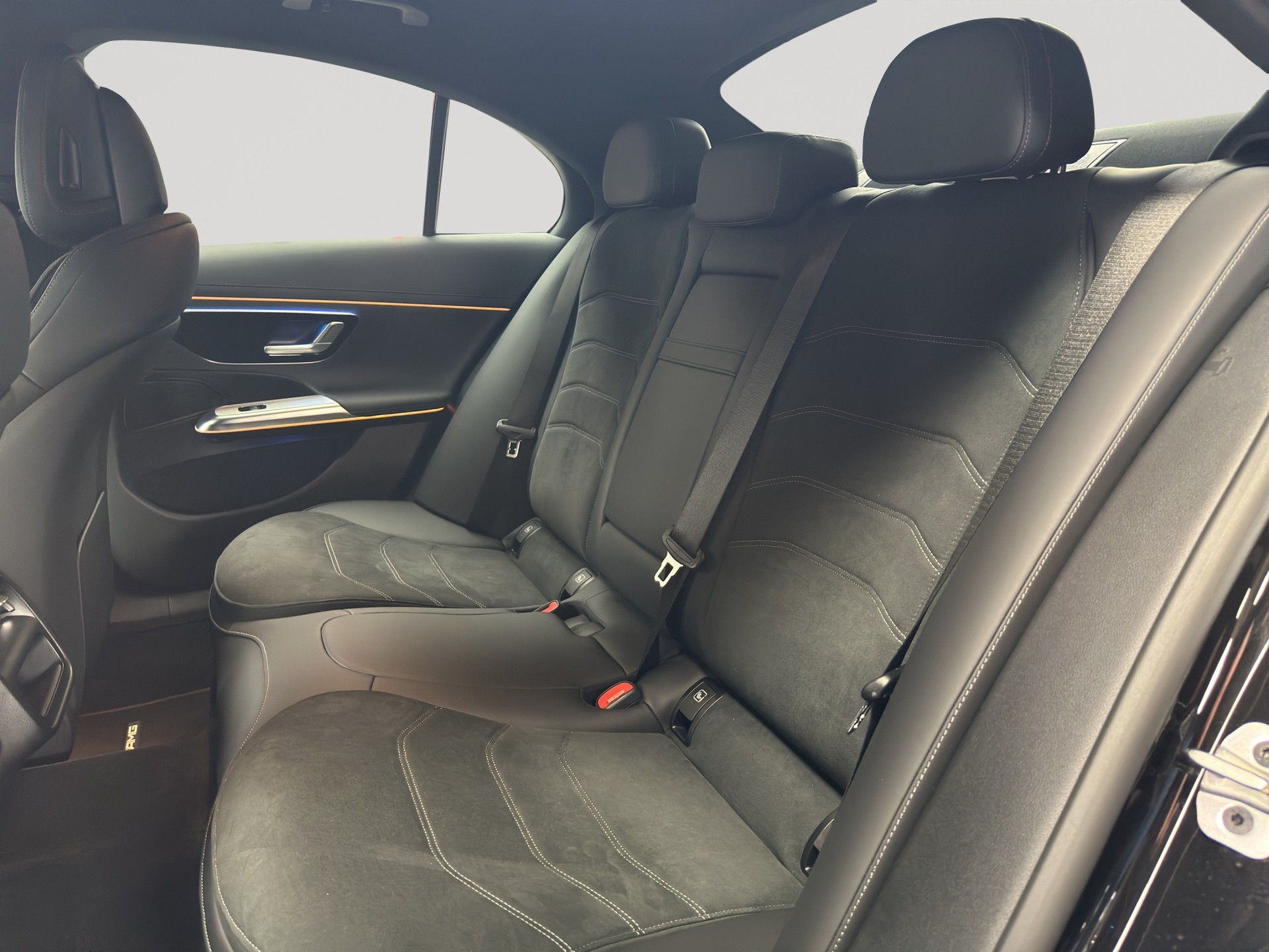 MERCEDES-BENZ E 220 d AMG Line 9G-Tronic-image-7