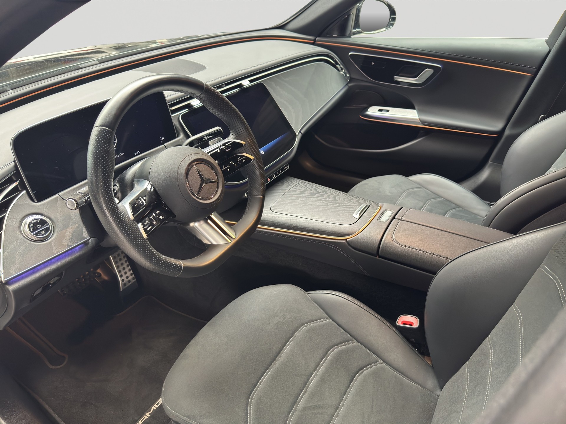 MERCEDES-BENZ E 220 d AMG Line 9G-Tronic-image-6