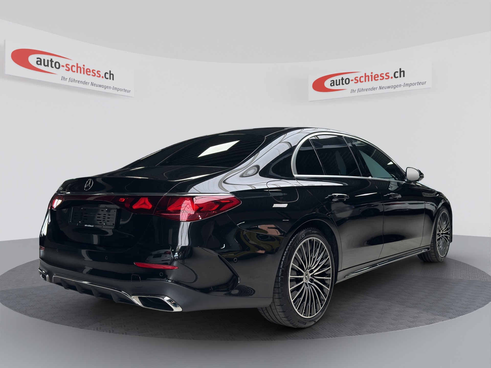 MERCEDES-BENZ E 220 d AMG Line 9G-Tronic-image-4