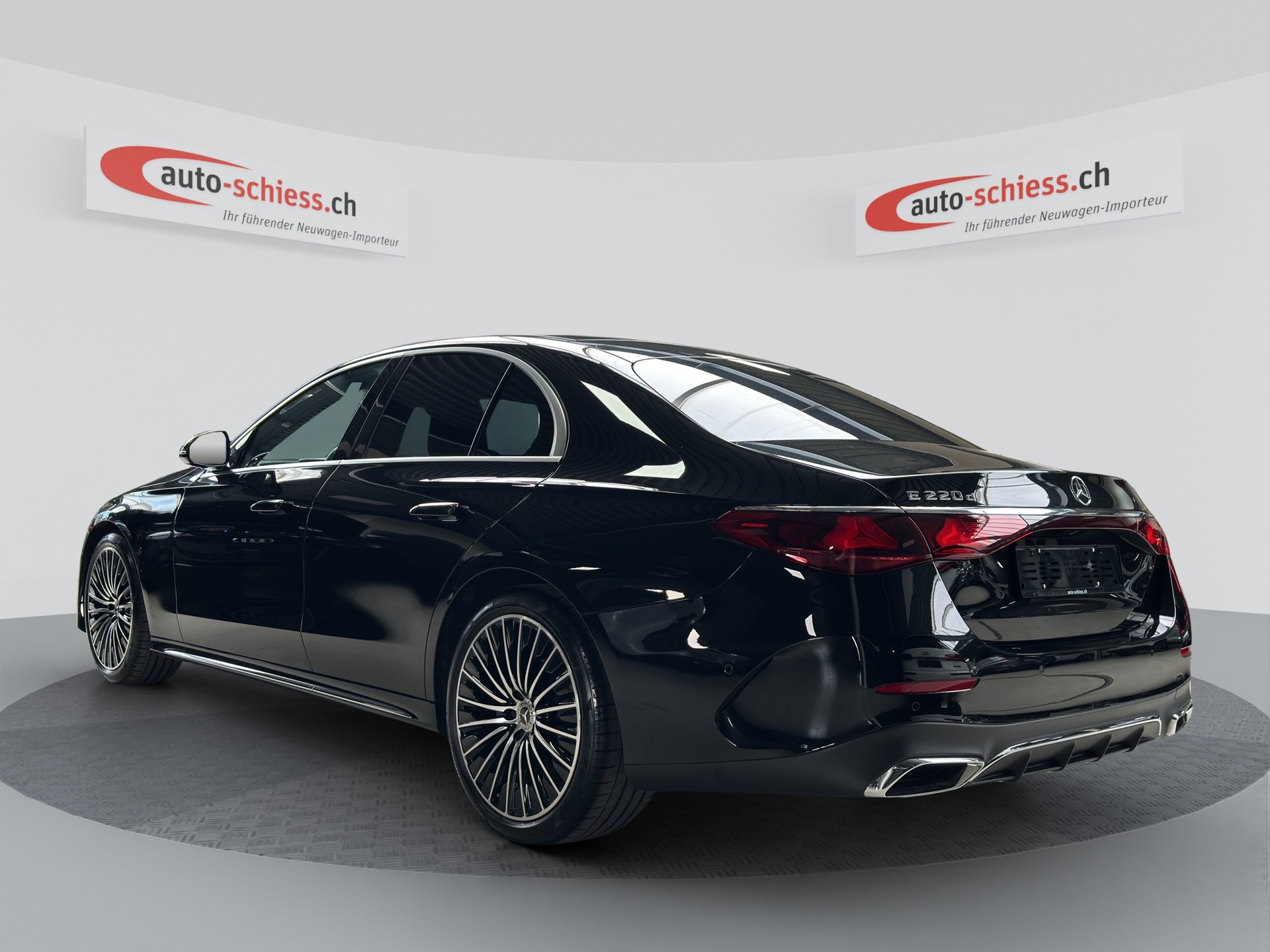 MERCEDES-BENZ E 220 d AMG Line 9G-Tronic-image-2
