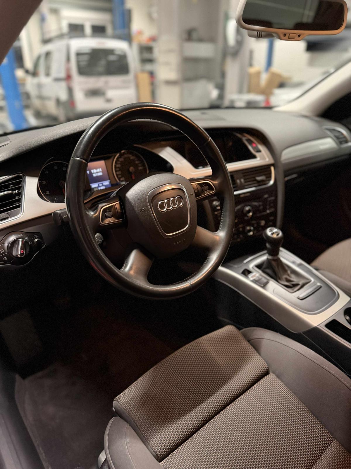 AUDI A4 allroad 2.0 TFSI quattro-image-11