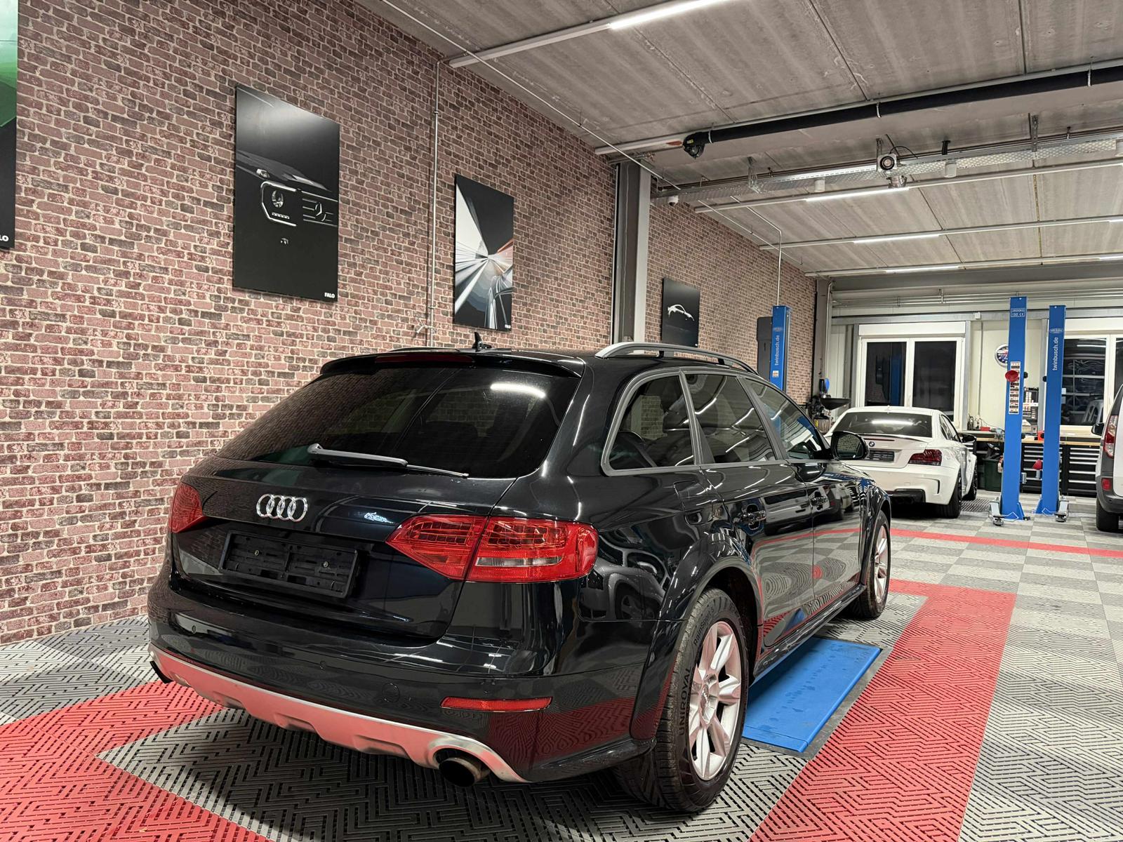 AUDI A4 allroad 2.0 TFSI quattro-image-4