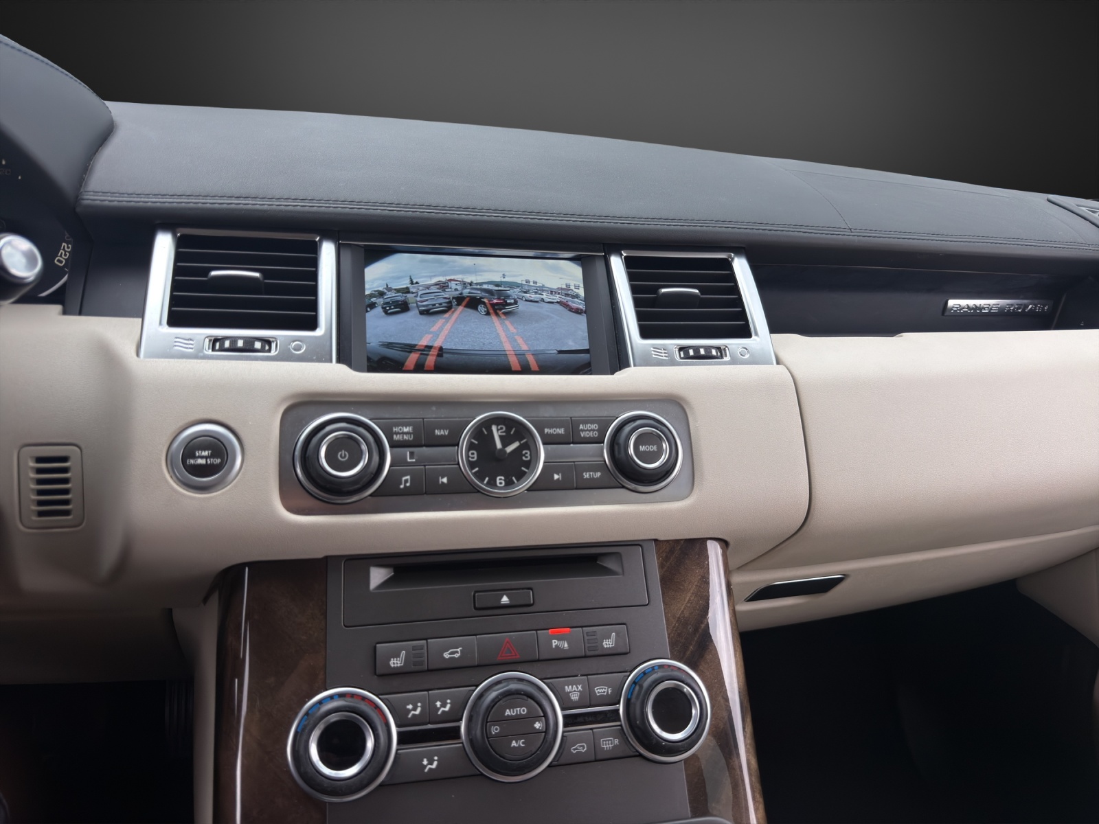 LAND ROVER Range Rover Sport 3.0 TDV6 HSE Automatic mit 256 PS-image-11