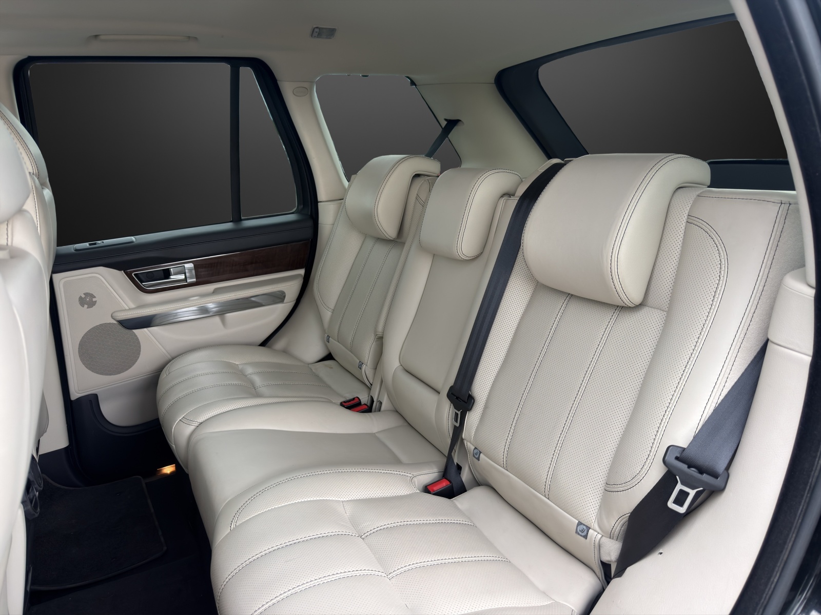 LAND ROVER Range Rover Sport 3.0 TDV6 HSE Automatic mit 256 PS-image-13