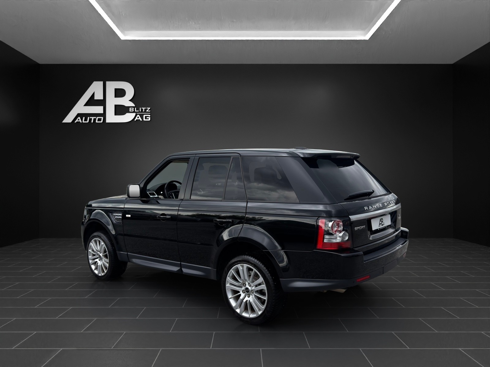 LAND ROVER Range Rover Sport 3.0 TDV6 HSE Automatic mit 256 PS-image-2