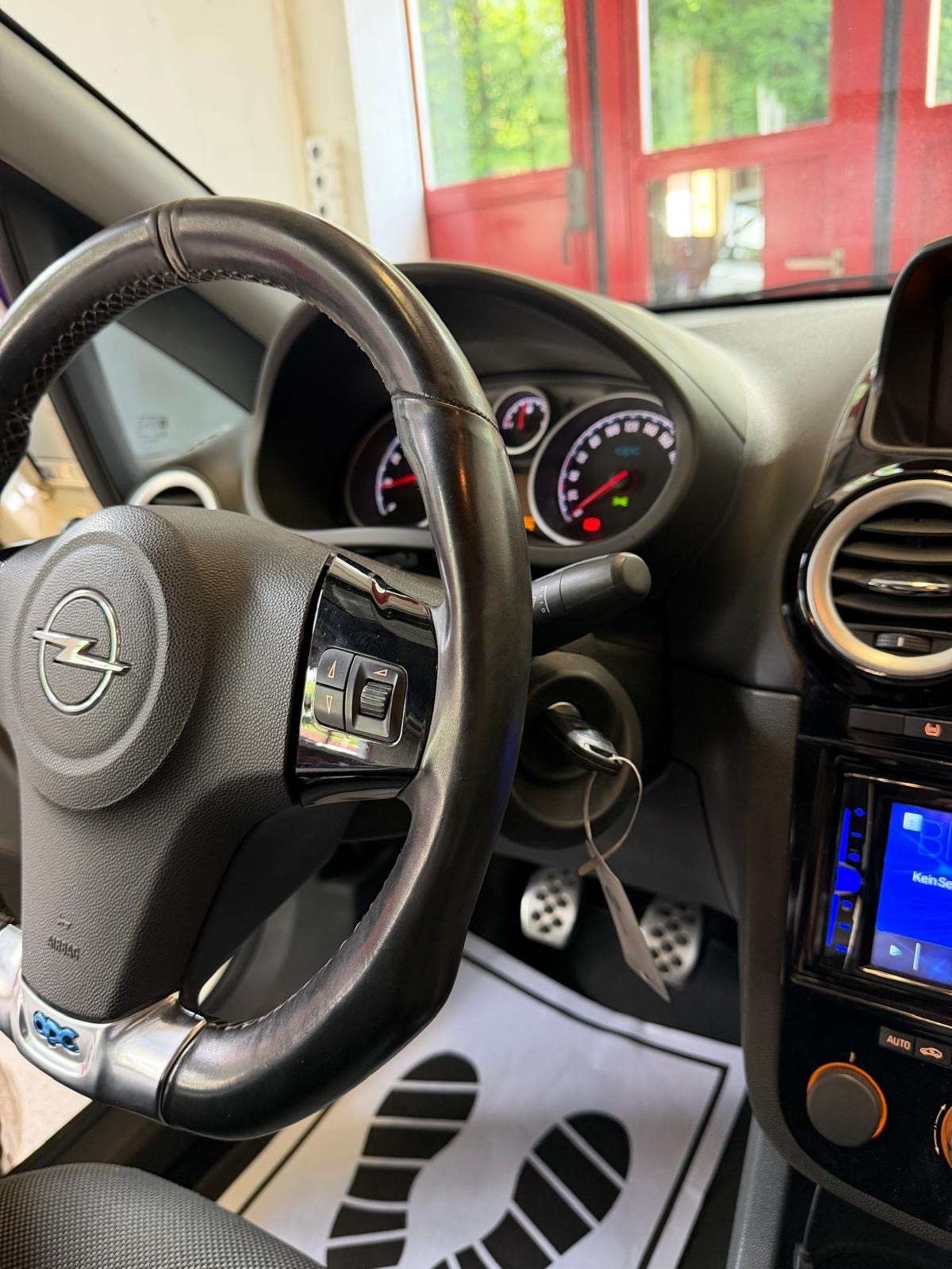 OPEL Corsa 1.6 Turbo OPC //NEU AB MFK!-image-10