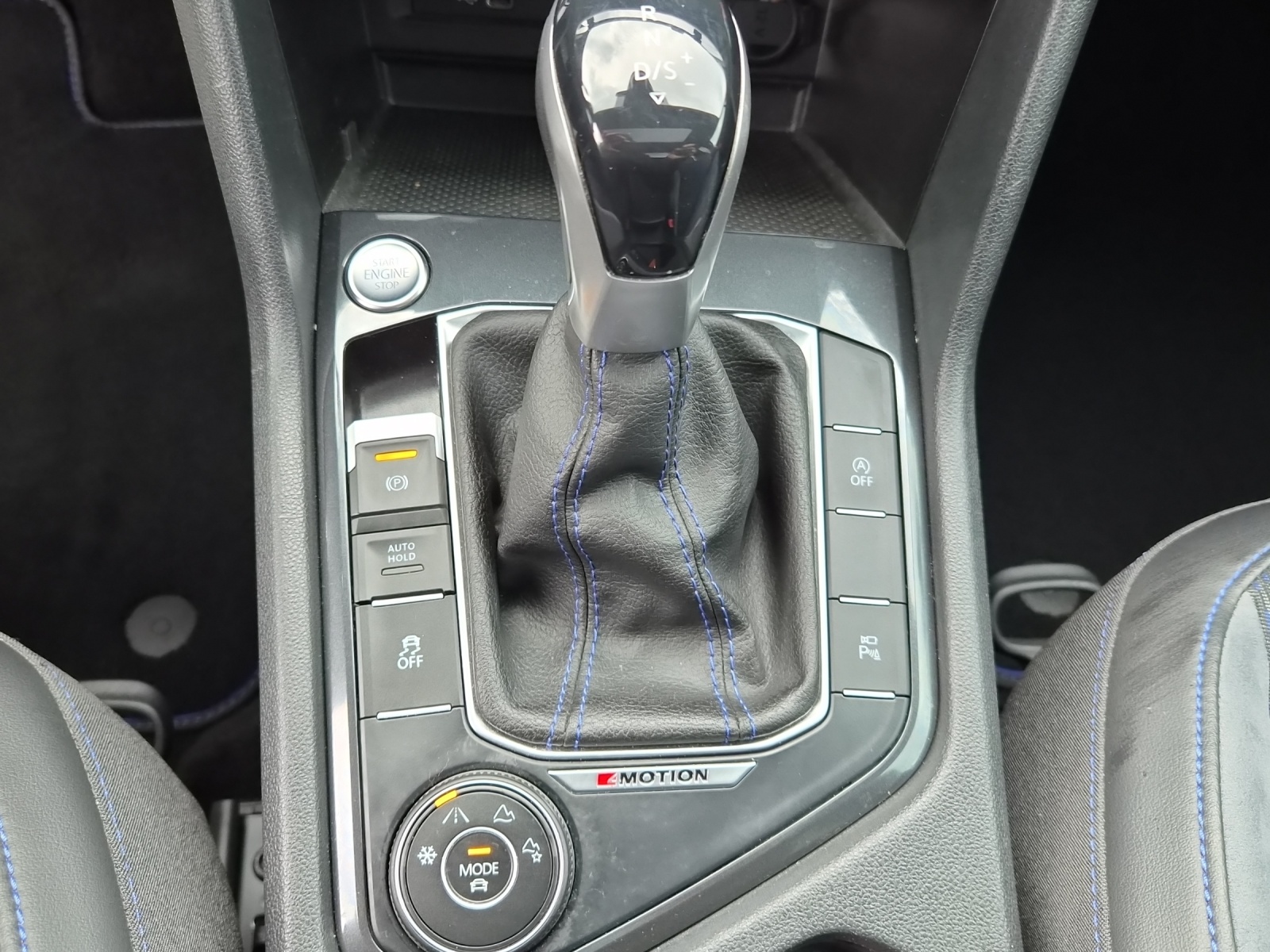 VW Tiguan 2.0TSI R 4Motion DSG-image-12