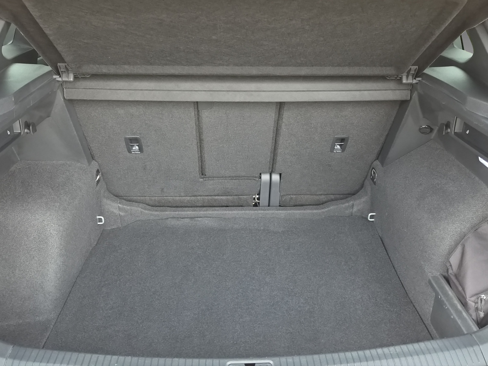 VW Tiguan 2.0TSI R 4Motion DSG-image-9