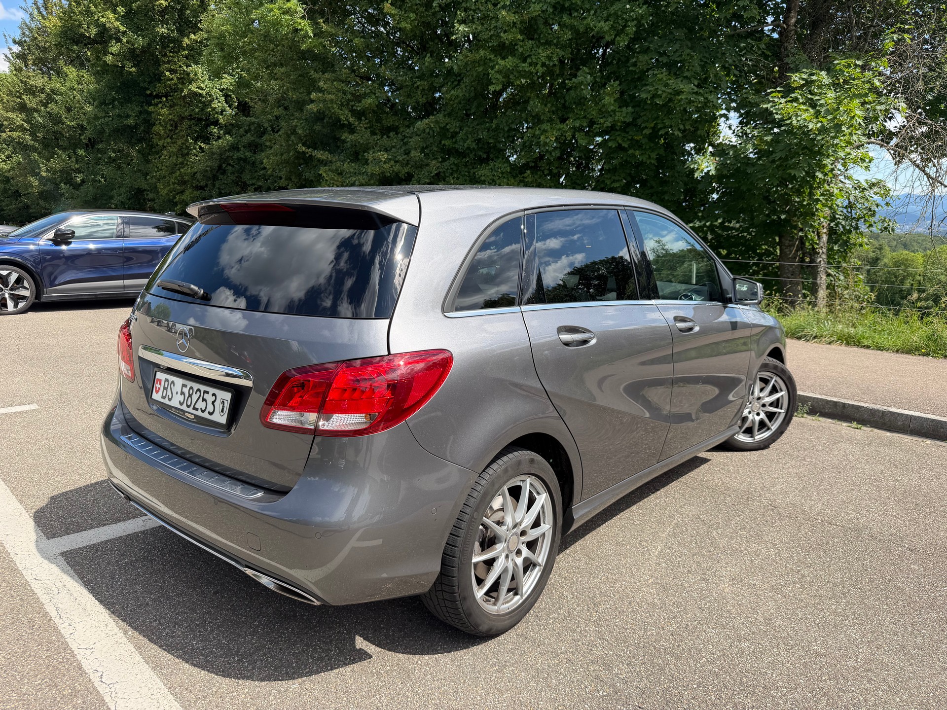 MERCEDES-BENZ B 250-image-2