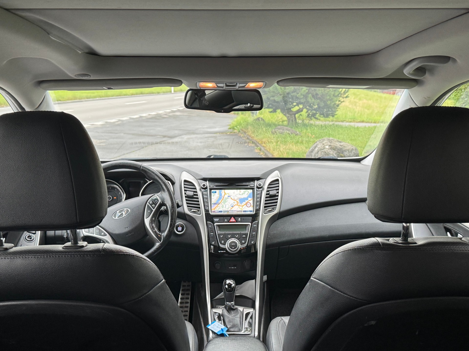 HYUNDAI i30 Wagon 1.6 GDI Style Automatic-image-9