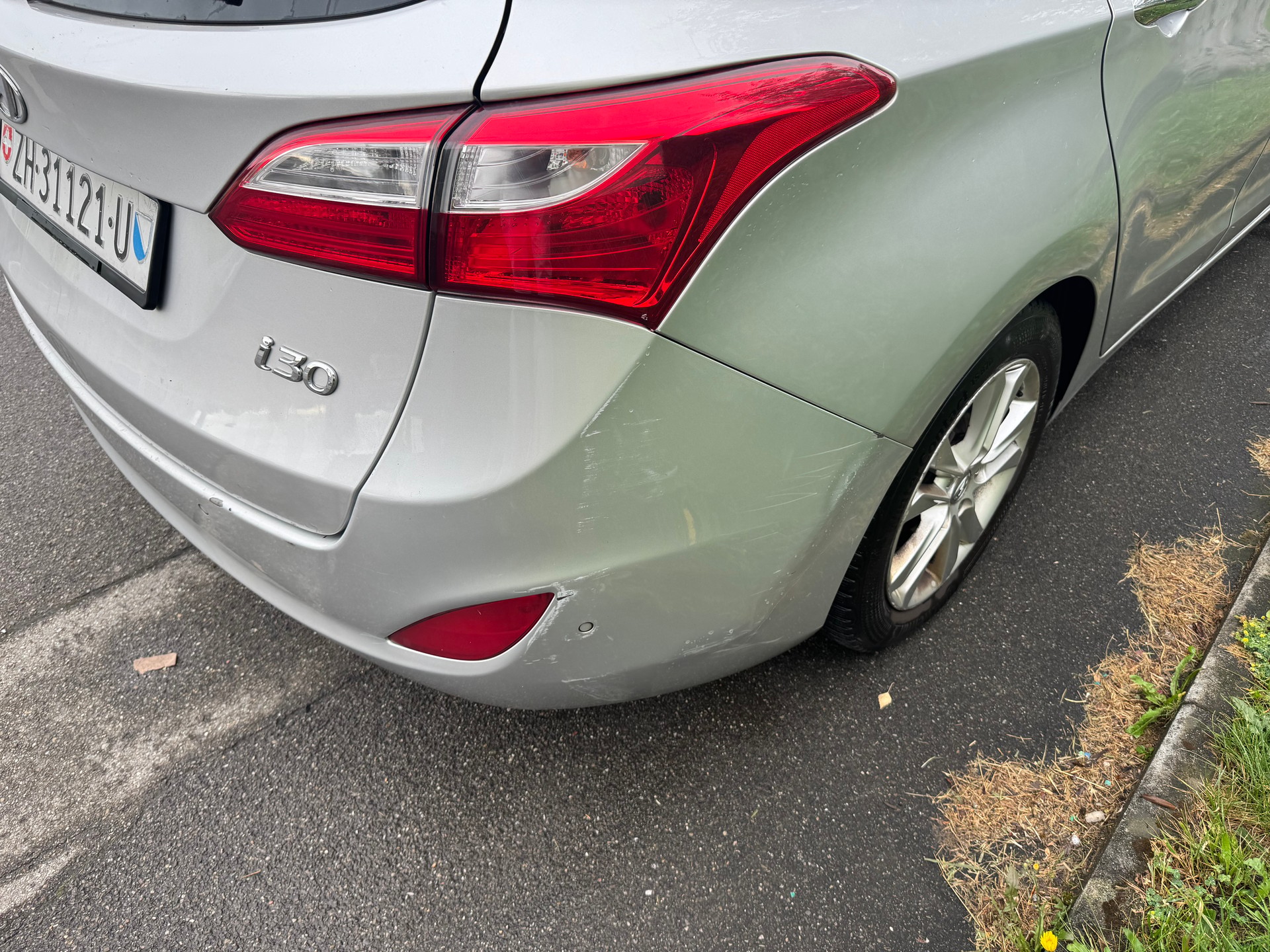 HYUNDAI i30 Wagon 1.6 GDI Style Automatic-image-6