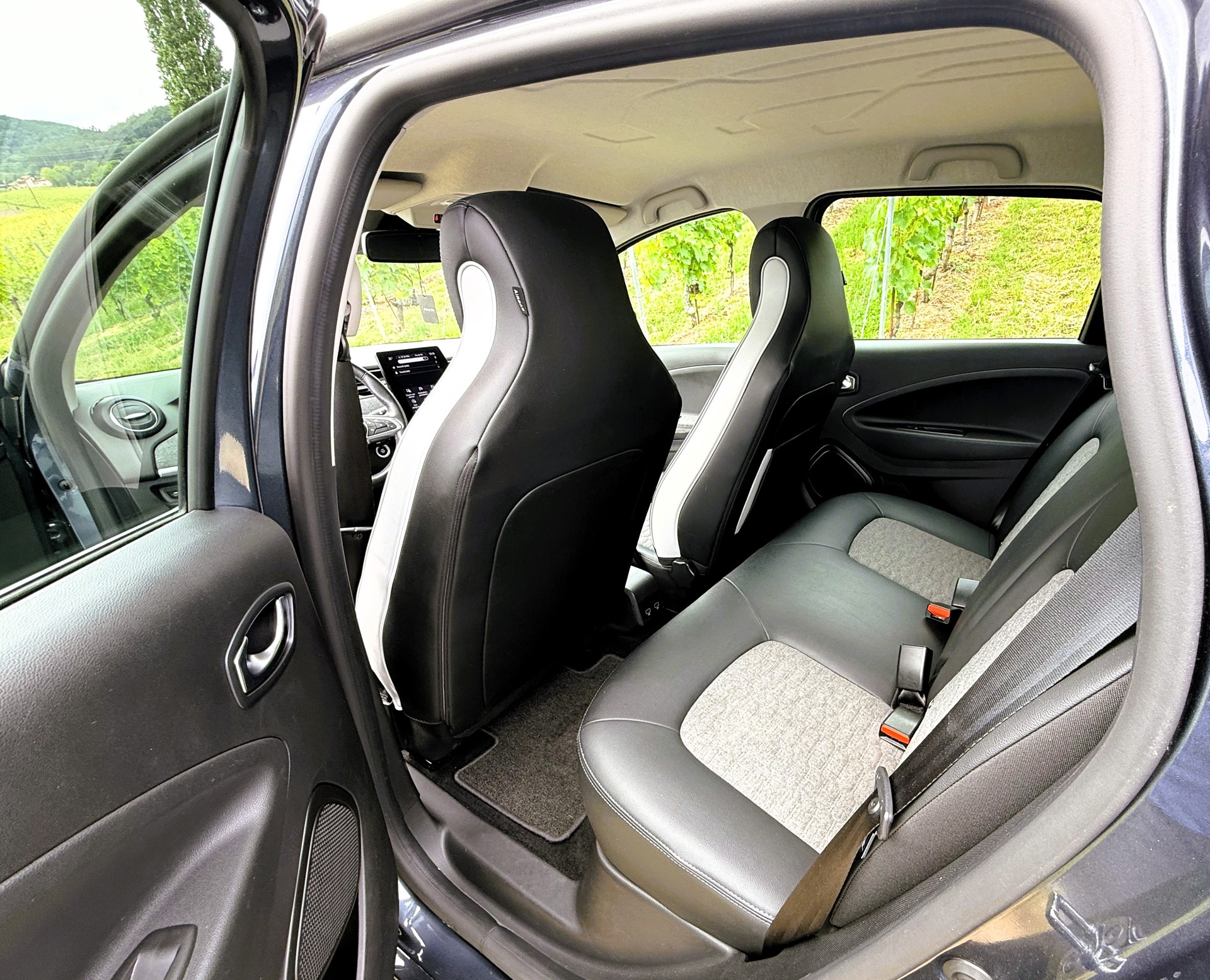 RENAULT Zoe Intens R135 (incl. Batterie)-image-15