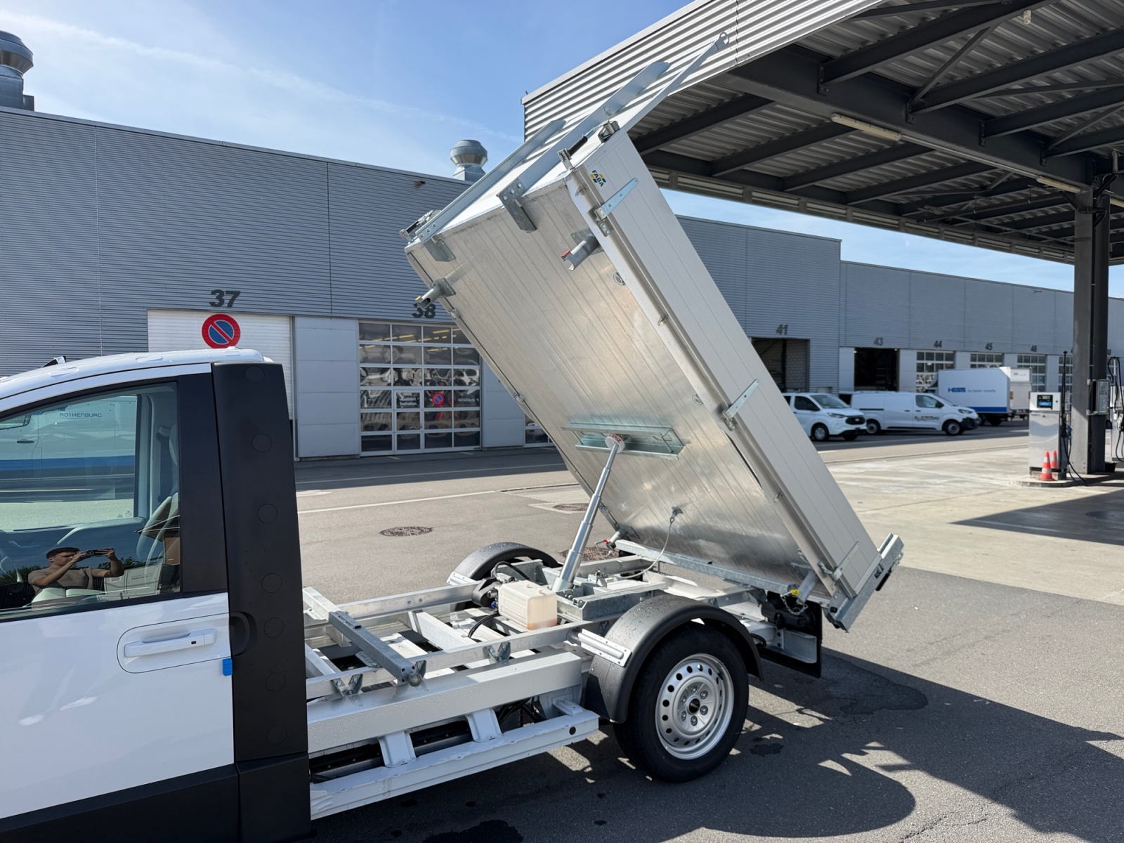 IVECO eMOOVY mit FABA-Kipper-image-11