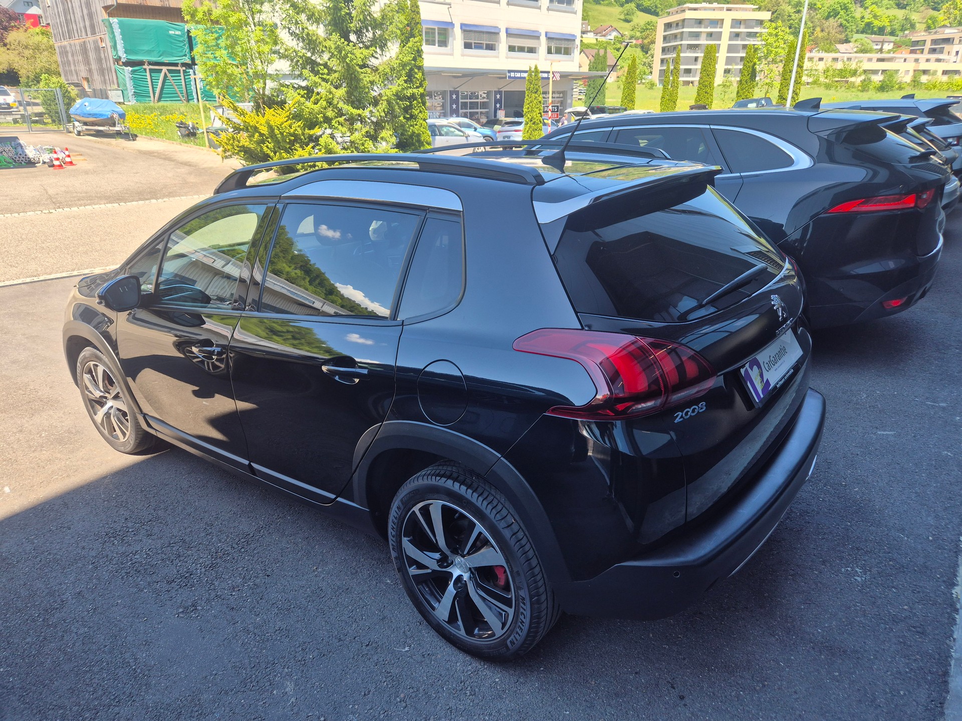 PEUGEOT 2008 1.2 PureTech GT Line EAT6-image-5