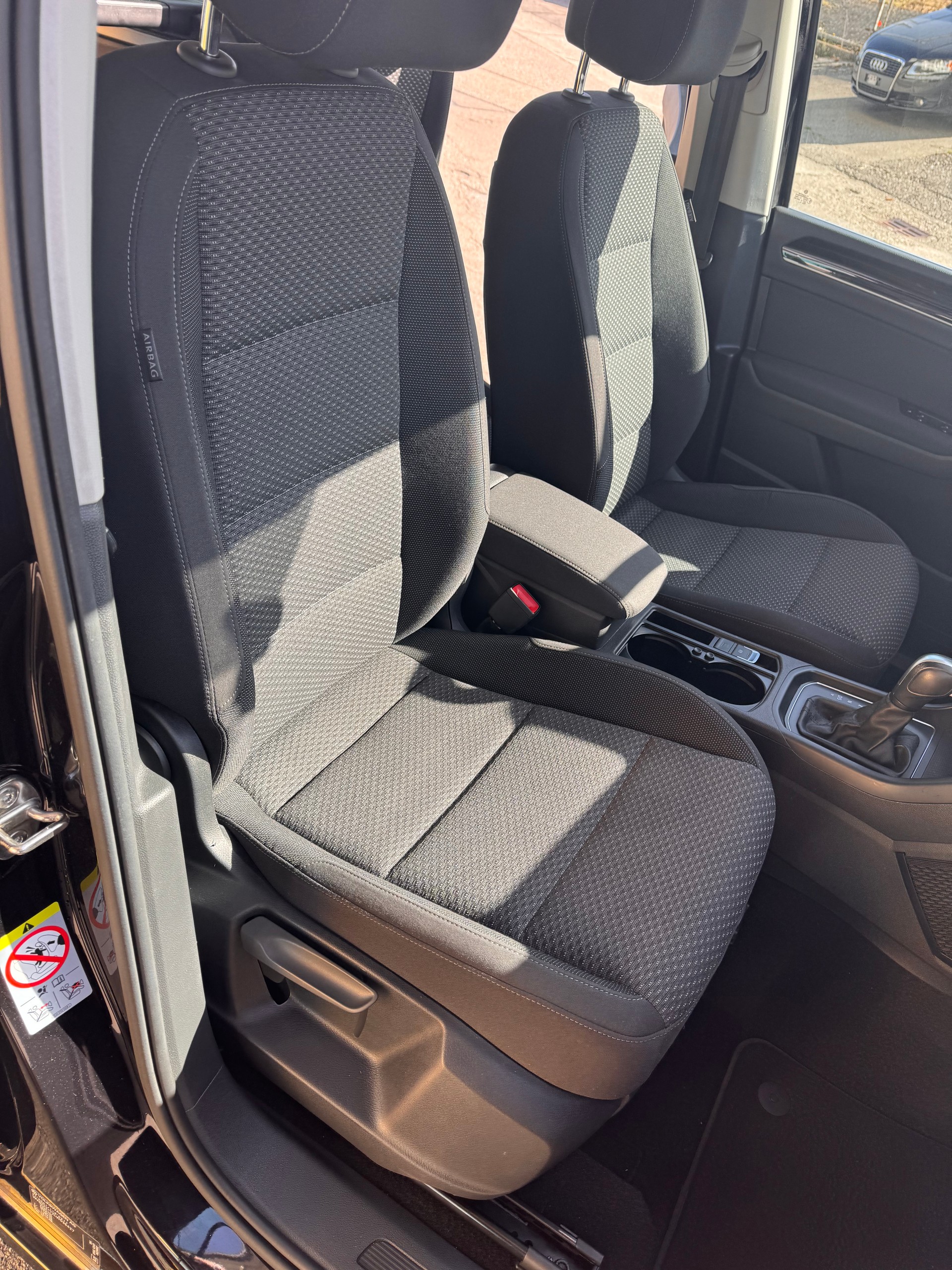 VW Touran 2.0 TDI BlueMotion TechnologyComfortline DSG-image-8