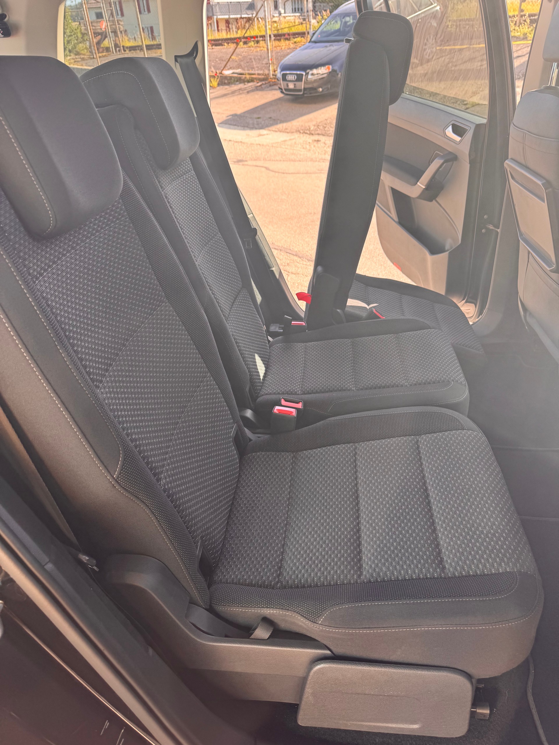 VW Touran 2.0 TDI BlueMotion TechnologyComfortline DSG-image-7
