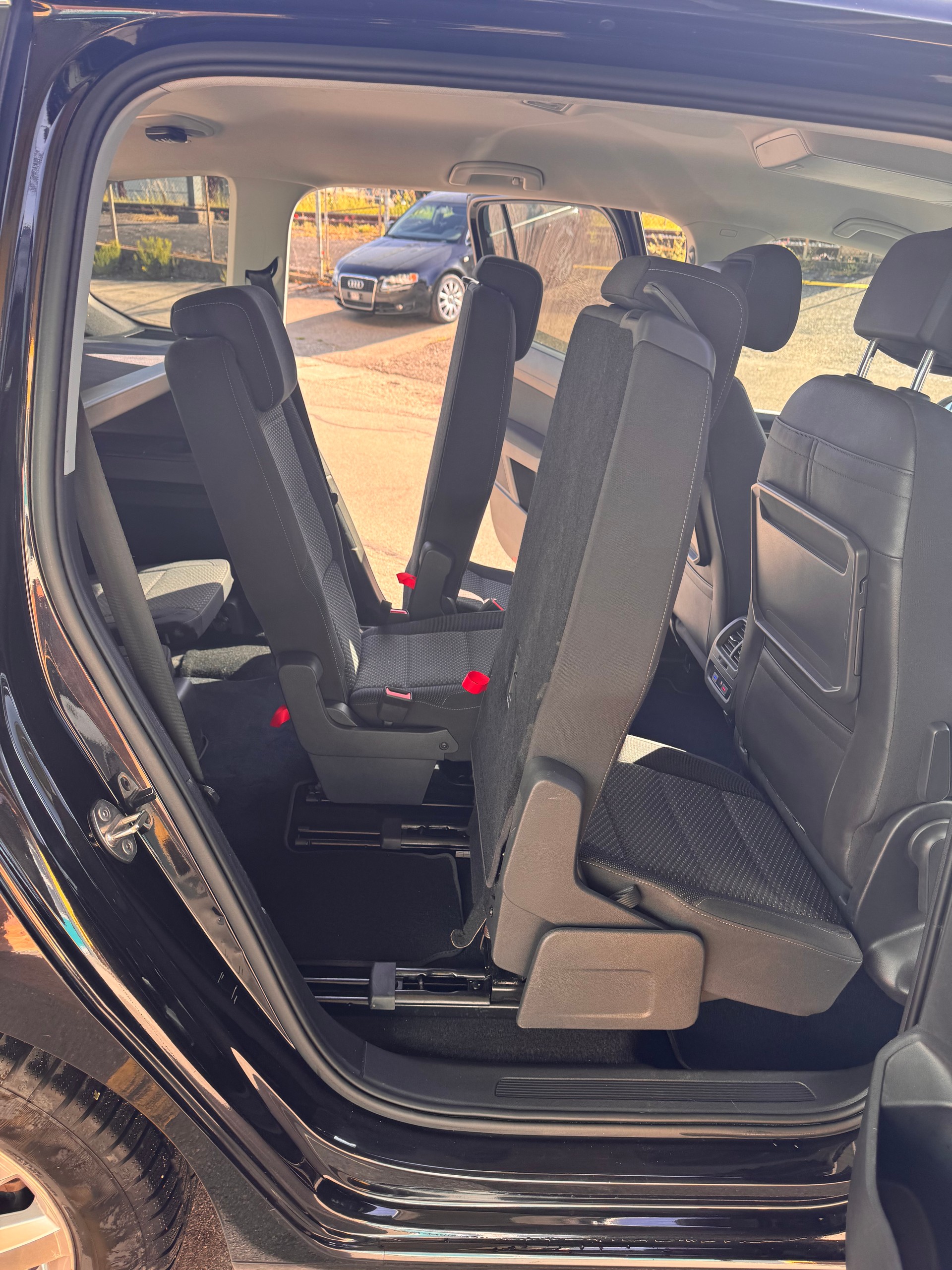 VW Touran 2.0 TDI BlueMotion TechnologyComfortline DSG-image-6