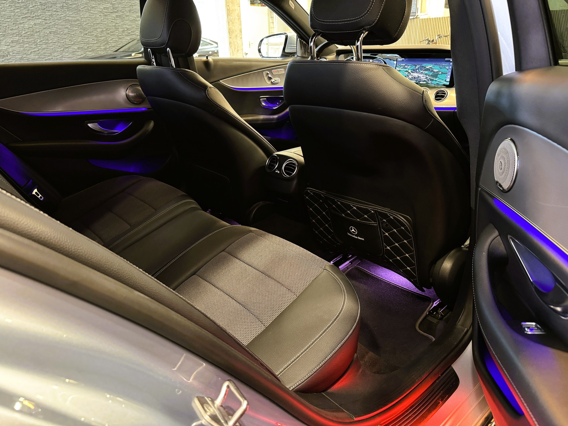 MERCEDES-BENZ E 200 Avantgarde 4Matic 9G-Tronic-image-15
