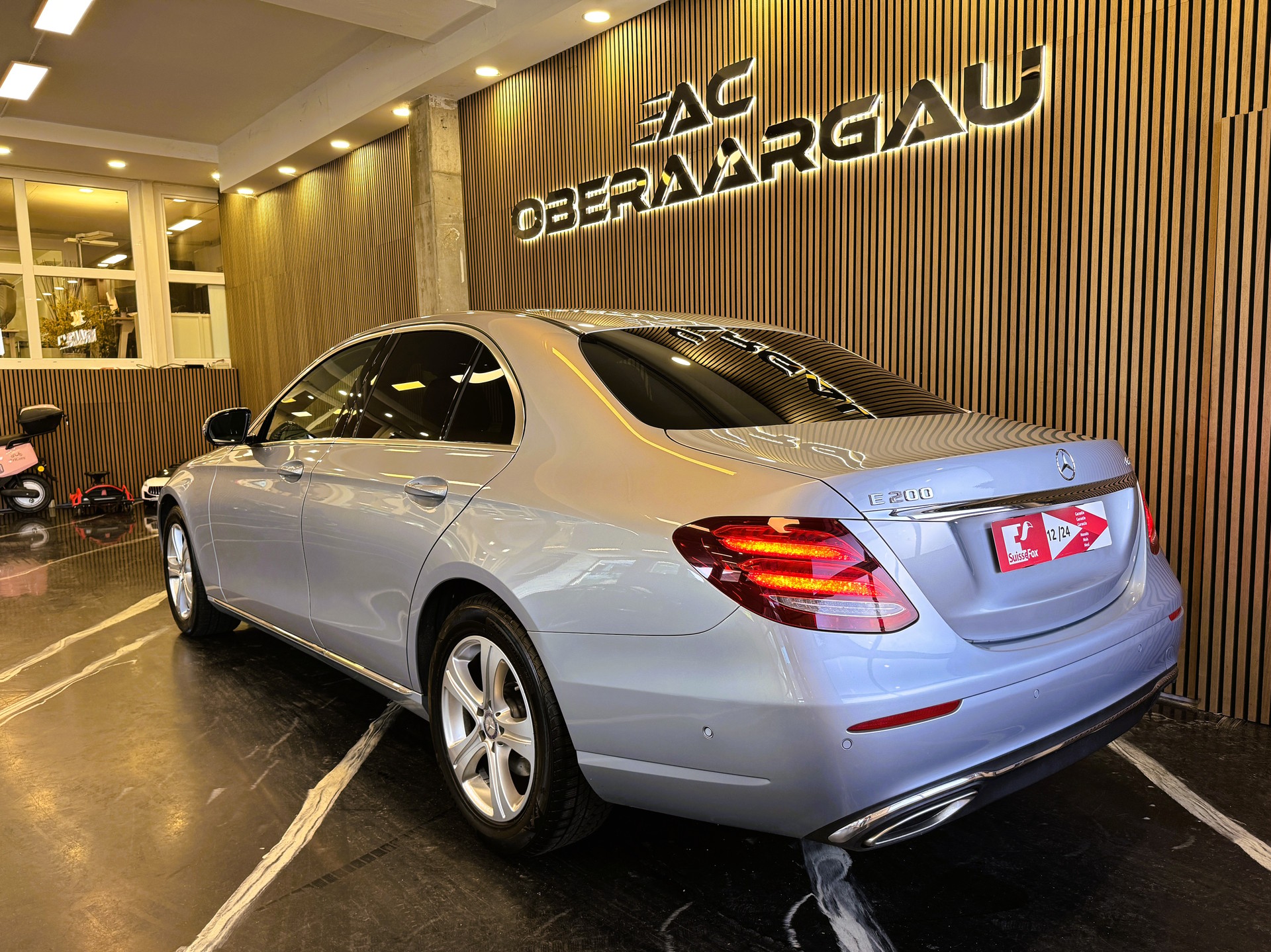 MERCEDES-BENZ E 200 Avantgarde 4Matic 9G-Tronic-image-4