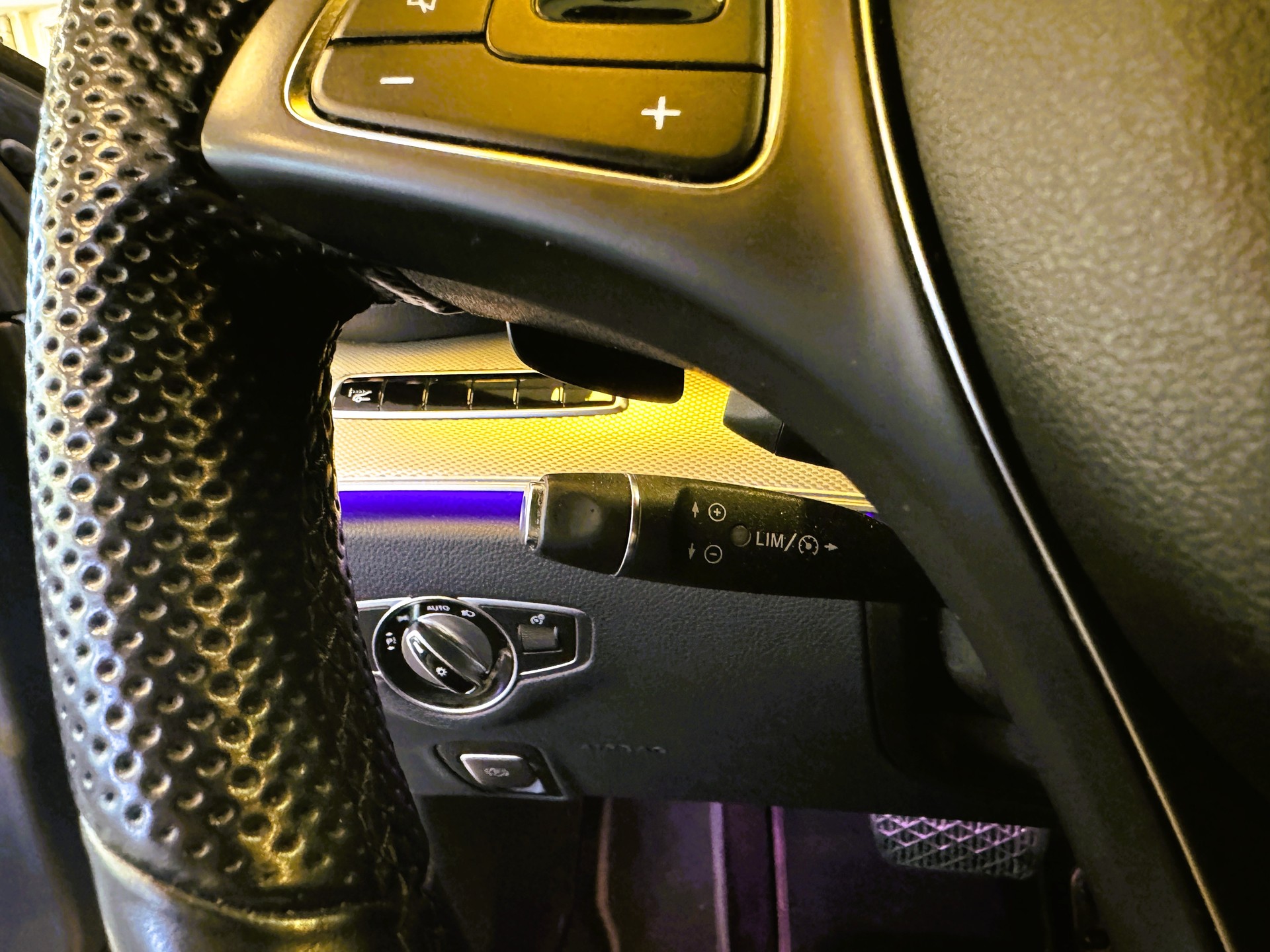 MERCEDES-BENZ E 200 Avantgarde 4Matic 9G-Tronic-image-10