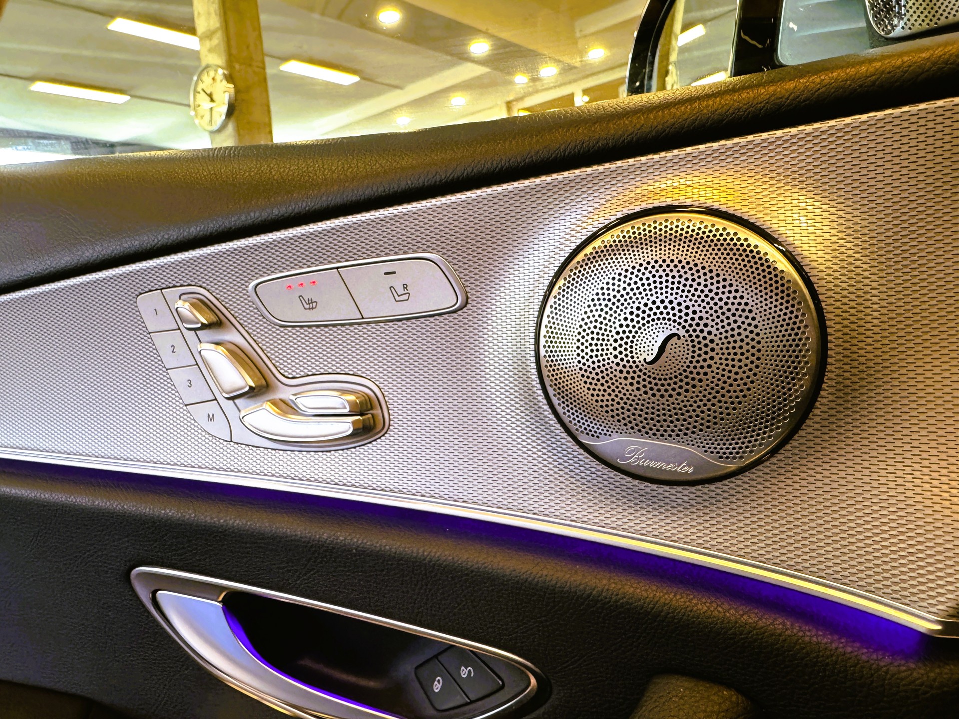 MERCEDES-BENZ E 200 Avantgarde 4Matic 9G-Tronic-image-8
