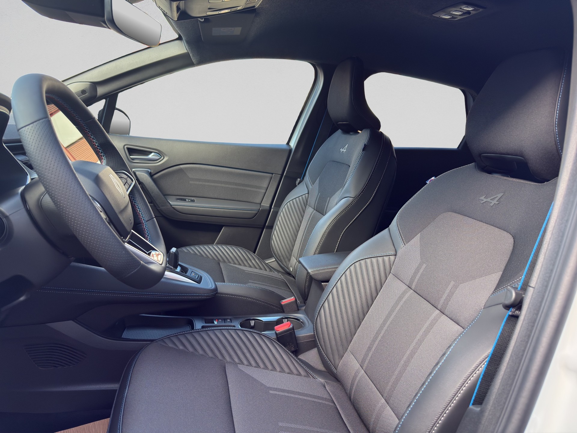 RENAULT Captur 1.8 E-Tech 160 Esprit Alpine DHT-image-8