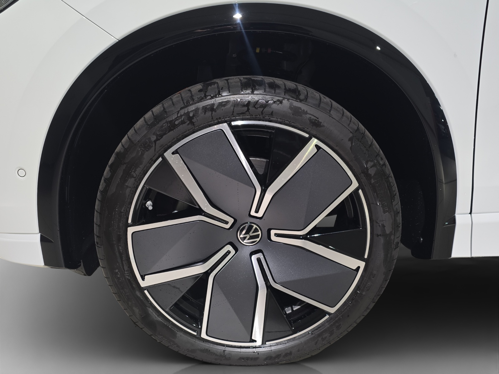 VW Tiguan 2.0 TDI SCR R-Line 4Motion DSG-image-15
