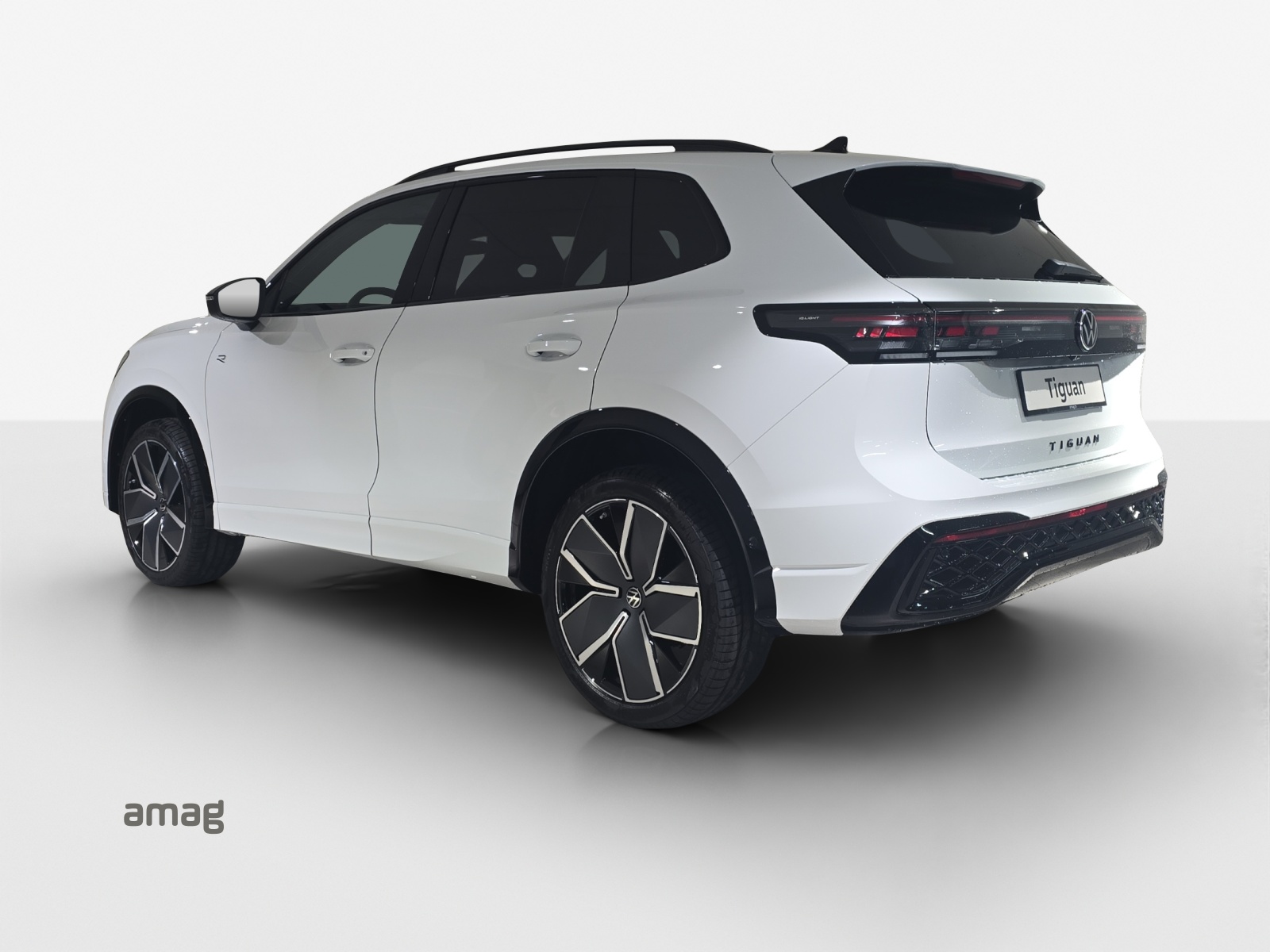 VW Tiguan 2.0 TDI SCR R-Line 4Motion DSG-image-2