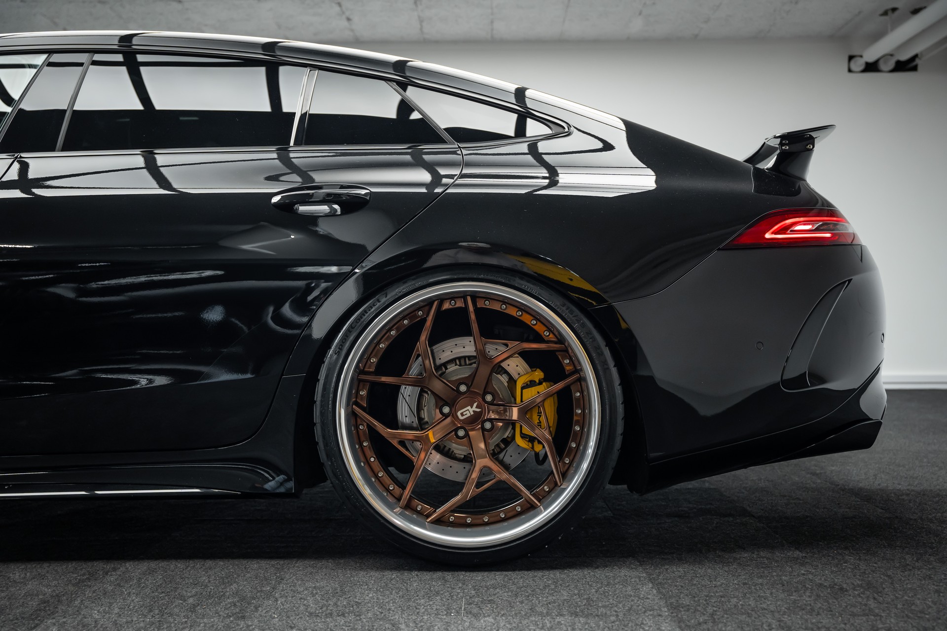 MERCEDES-BENZ * AMG GT 4 63 S * AMG AERODYNAMIK-PAKET * 22 ZOLL SOMMERRRÄDER (EINZELANFERTIGUNG) * LEASING AB 1024.- *-showroom-element-2