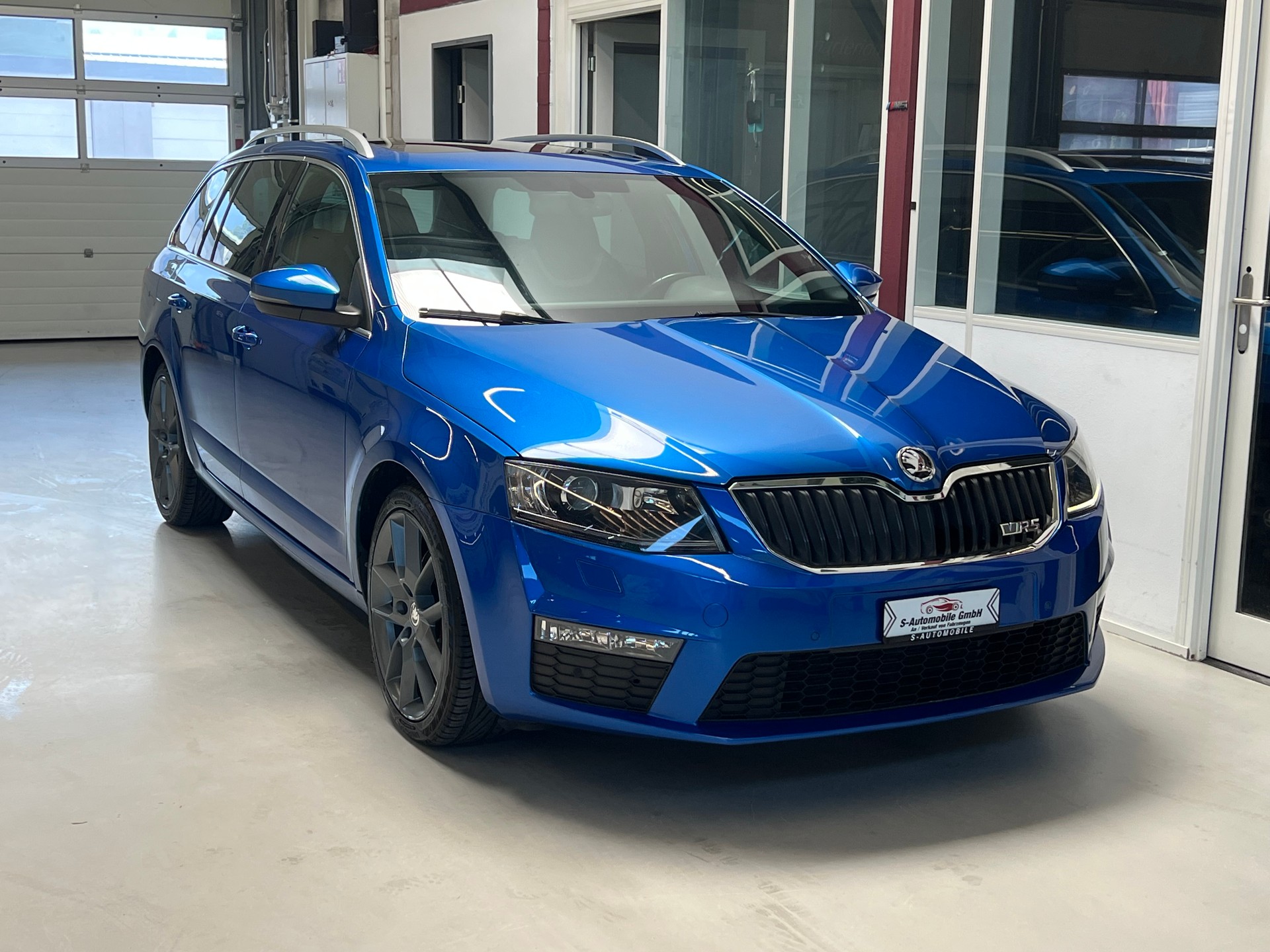 SKODA Octavia Combi 2.0 TDI RS 4x4 DSG-image-9