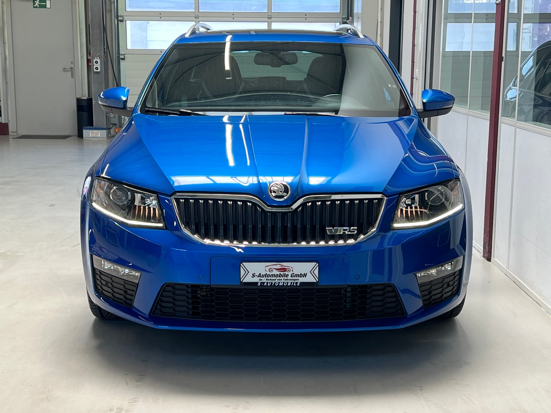 SKODA Octavia Combi 2.0 TDI RS 4x4 DSG-image-1