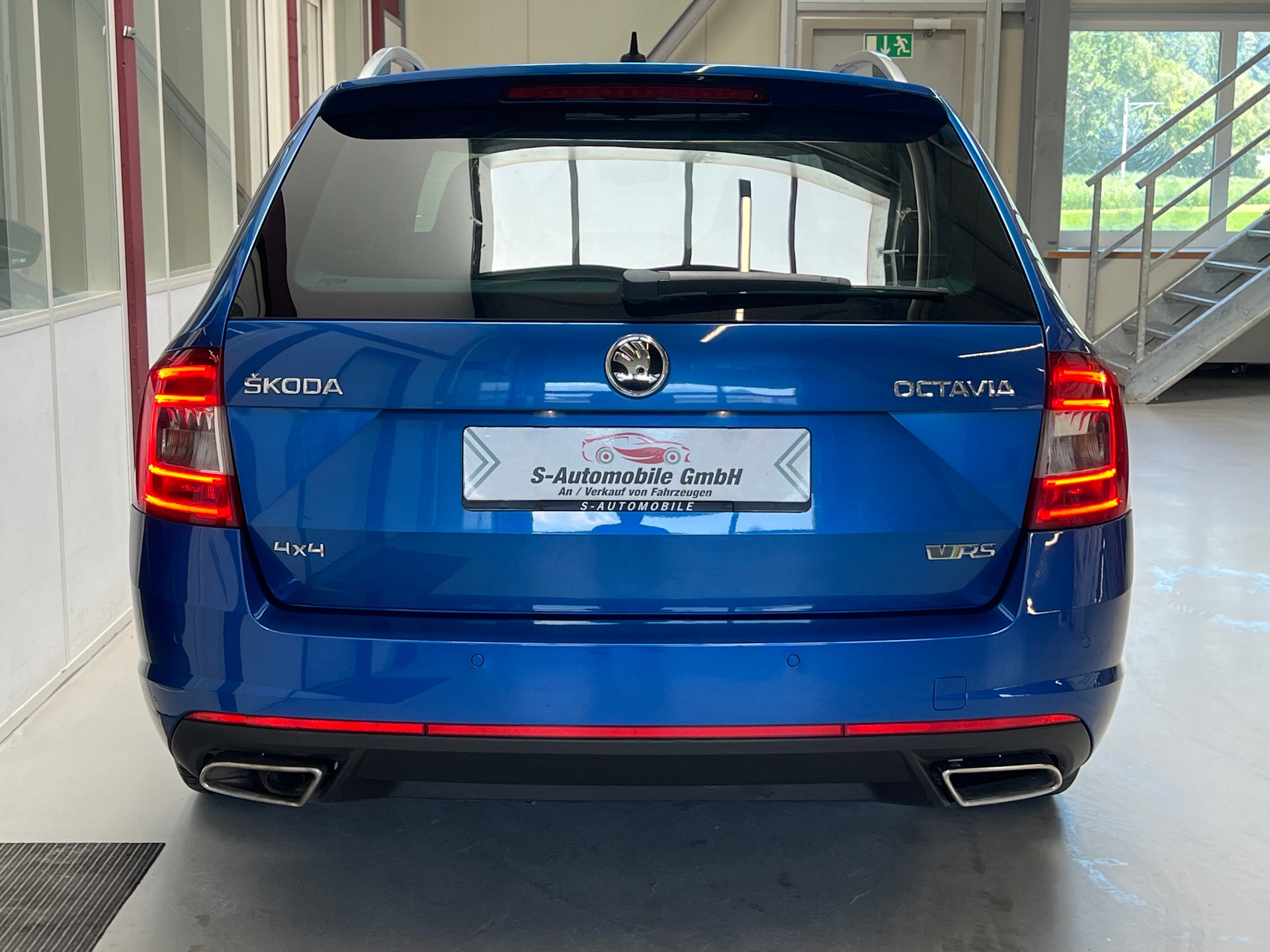 SKODA Octavia Combi 2.0 TDI RS 4x4 DSG-image-6