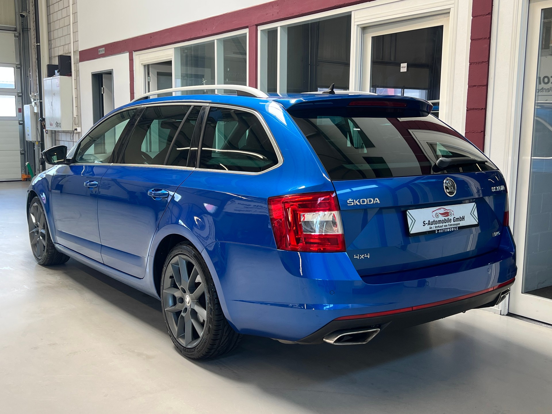 SKODA Octavia Combi 2.0 TDI RS 4x4 DSG-image-5