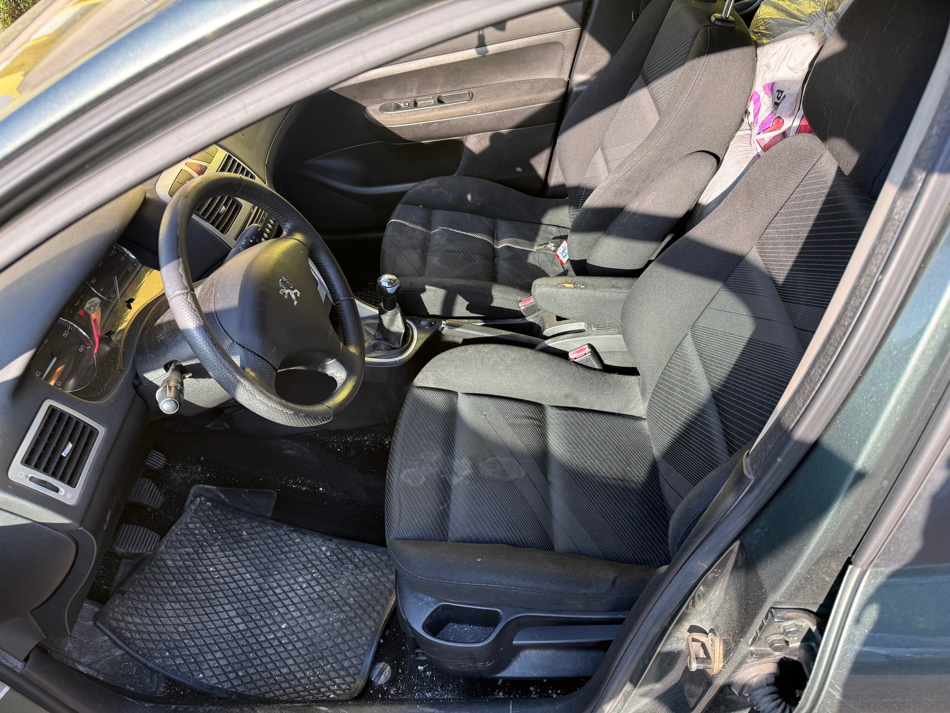 PEUGEOT 307 1.6 HDI Look-image-6