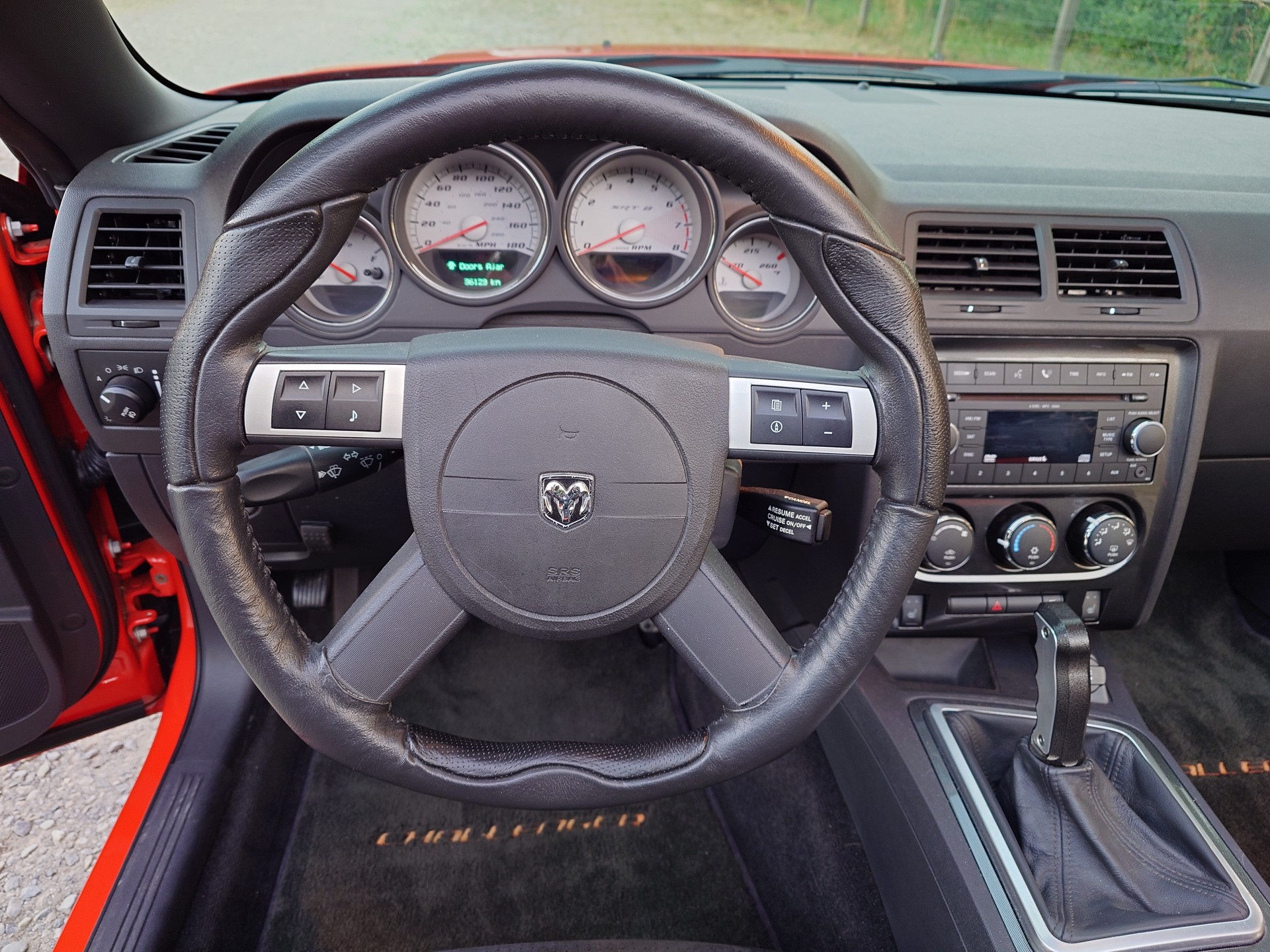 DODGE Challenger 6.1 Hemi Handschalter Cabriolet-image-14