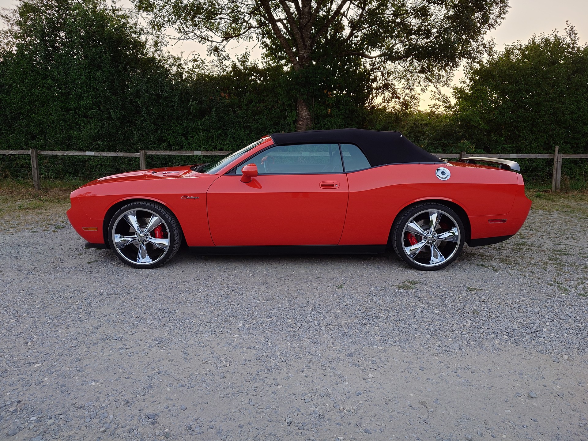 DODGE Challenger 6.1 Hemi Handschalter Cabriolet-image-1