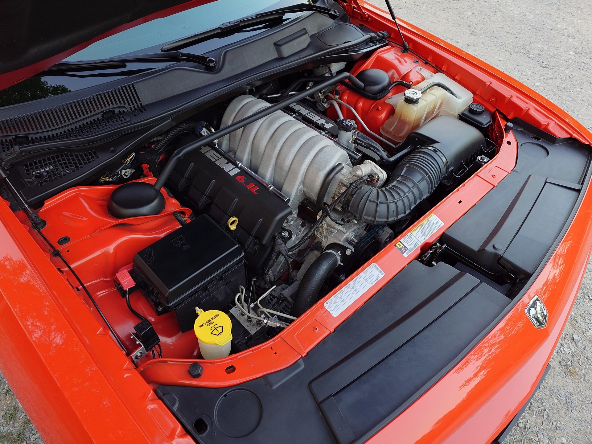 DODGE Challenger 6.1 Hemi Handschalter Cabriolet-image-15