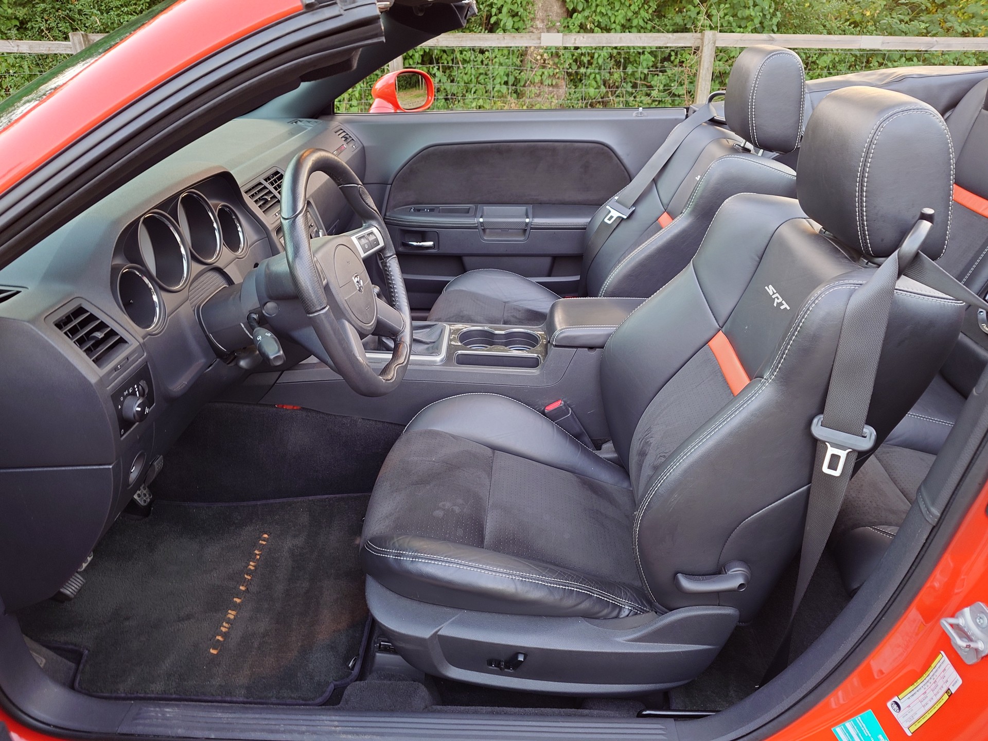 DODGE Challenger 6.1 Hemi Handschalter Cabriolet-image-9