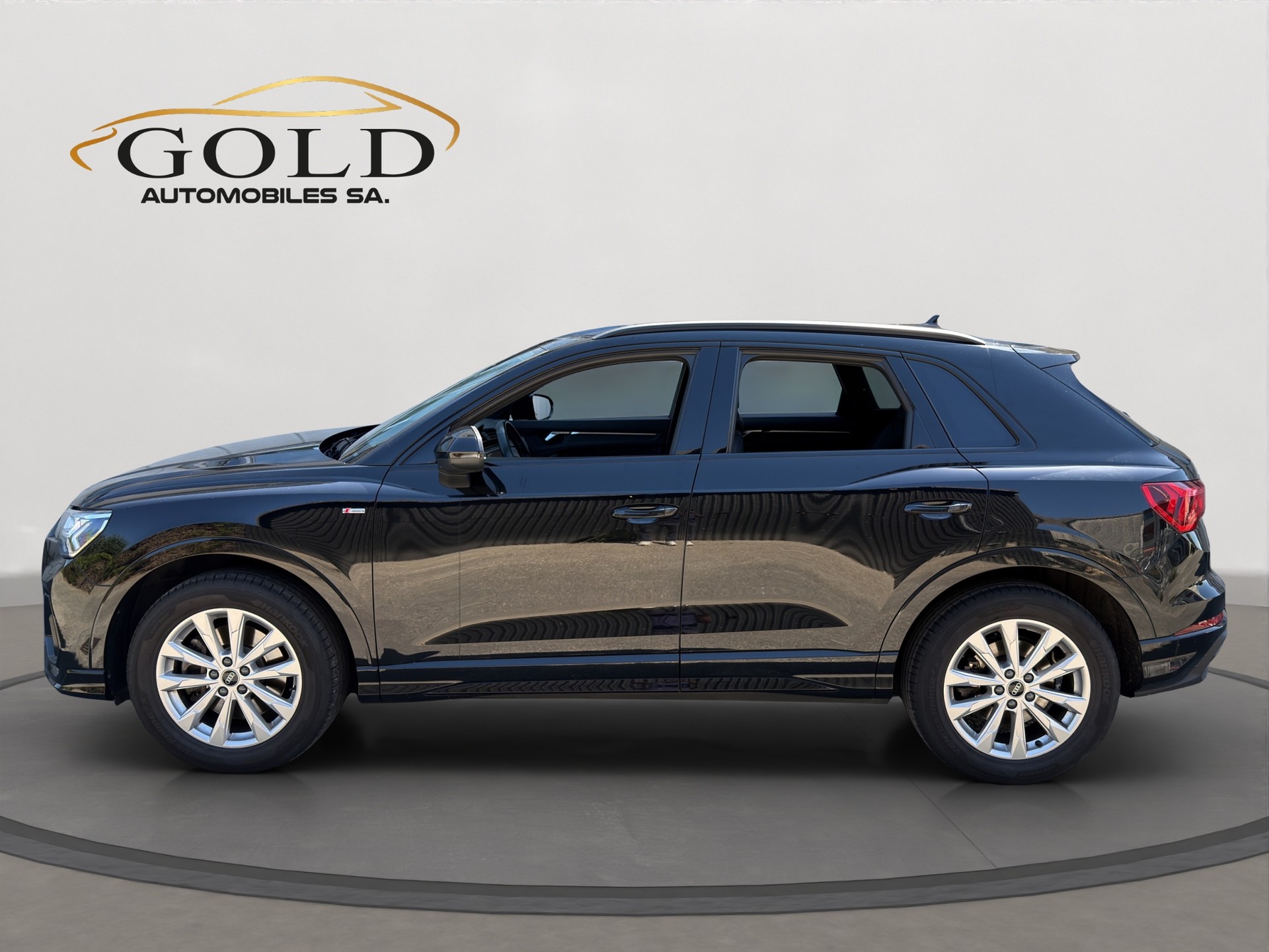AUDI Q3 40 TDI S line quattro S-tronic-image-11
