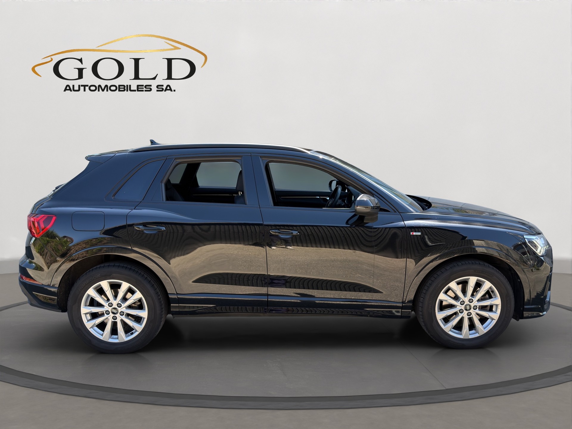 AUDI Q3 40 TDI S line quattro S-tronic-image-12