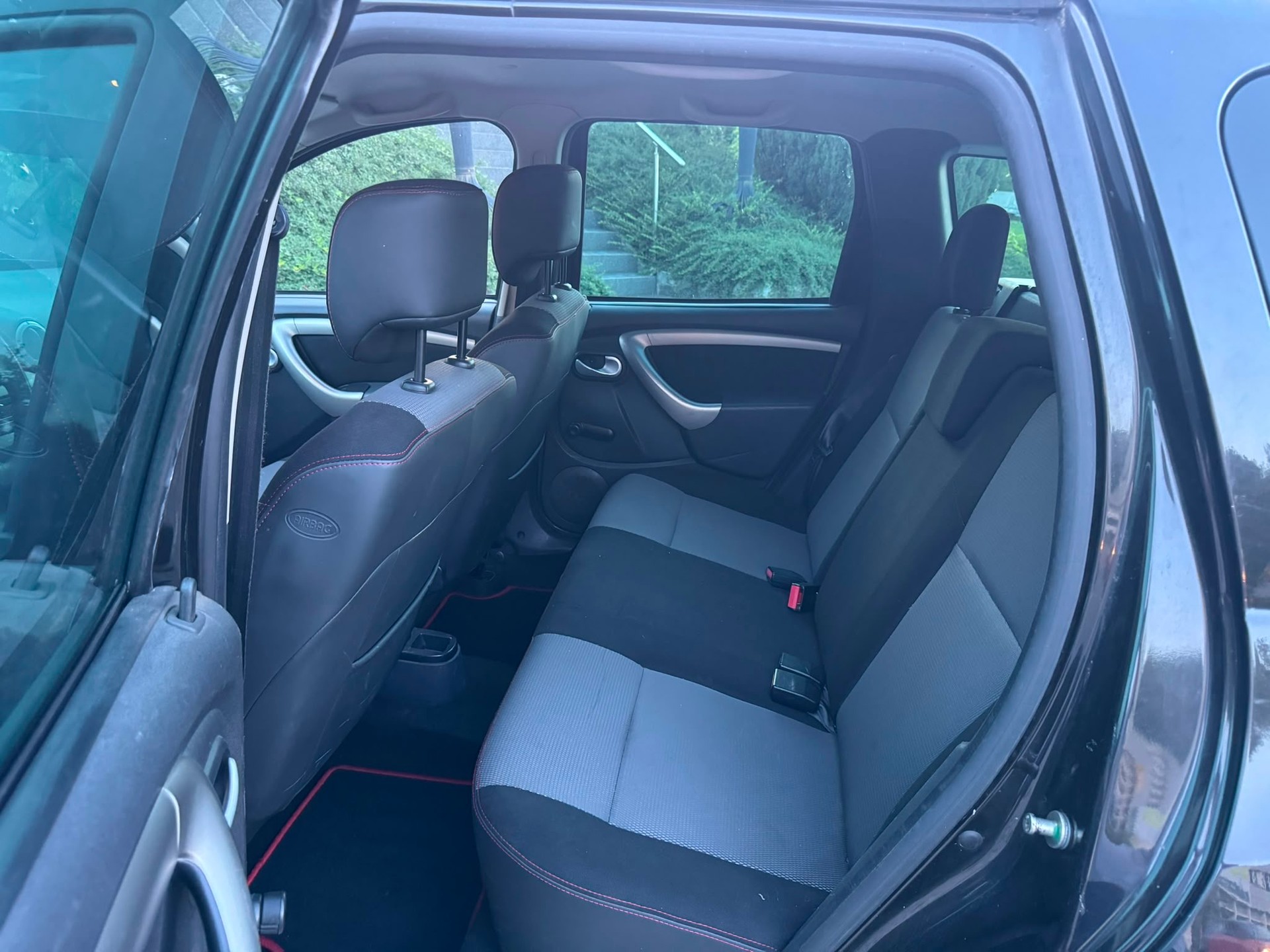 DACIA Duster 1.6 Ambiance 4x4-image-11
