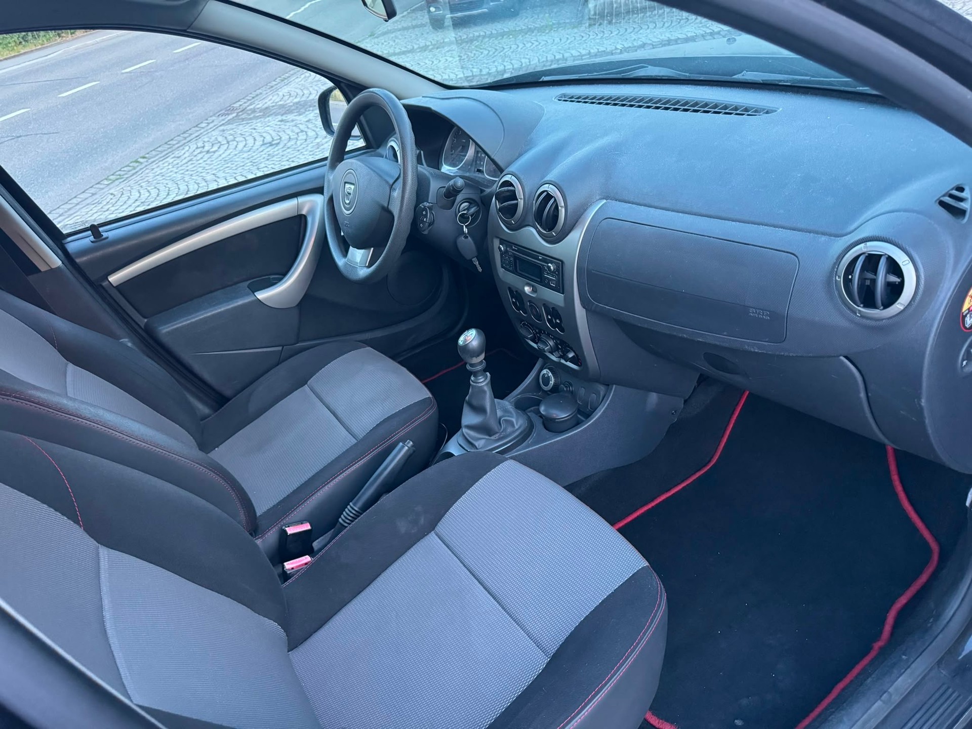 DACIA Duster 1.6 Ambiance 4x4-image-10