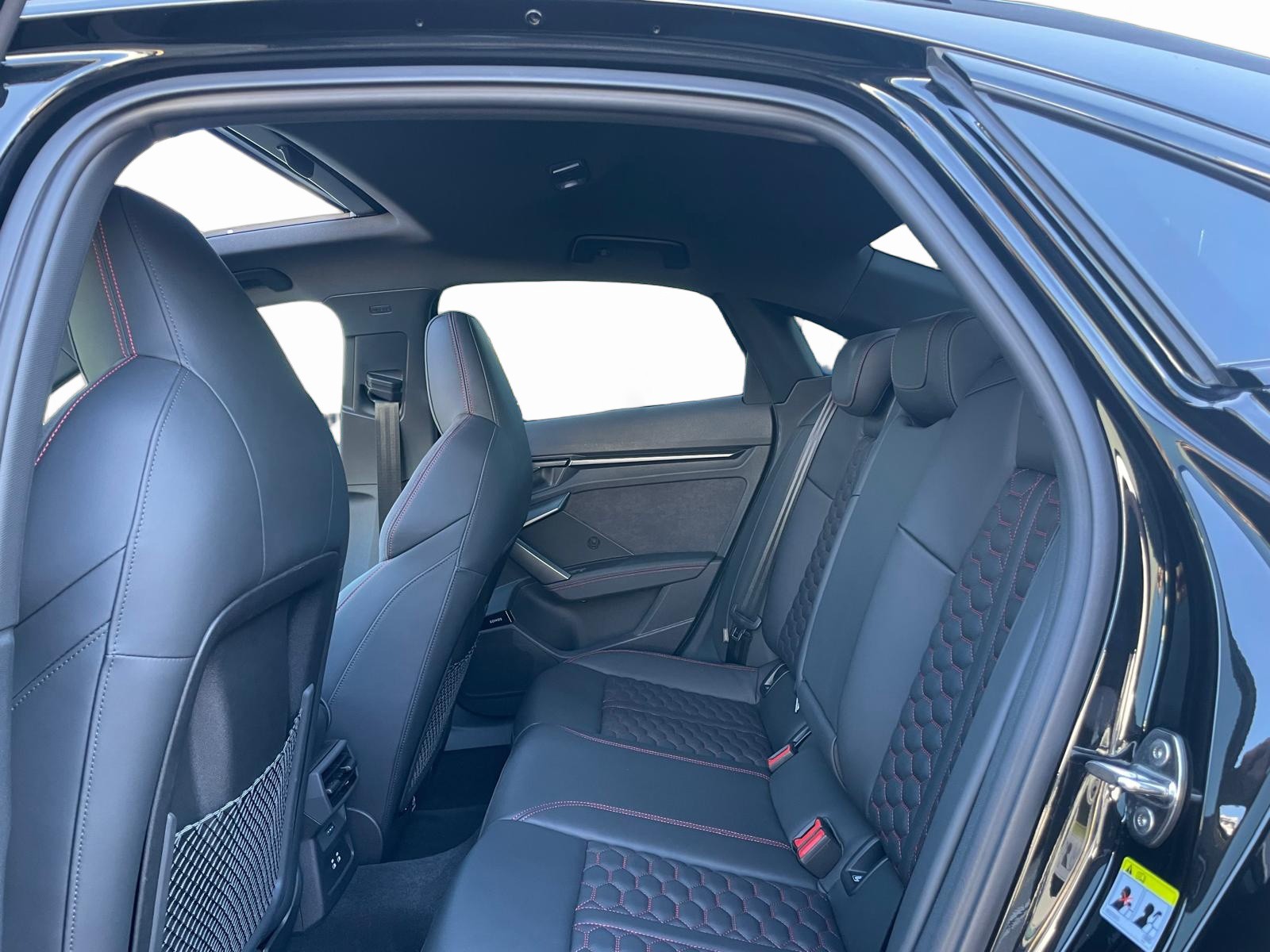 AUDI RS3 Limousine 2.5 TSI quattro S-tronic-image-7